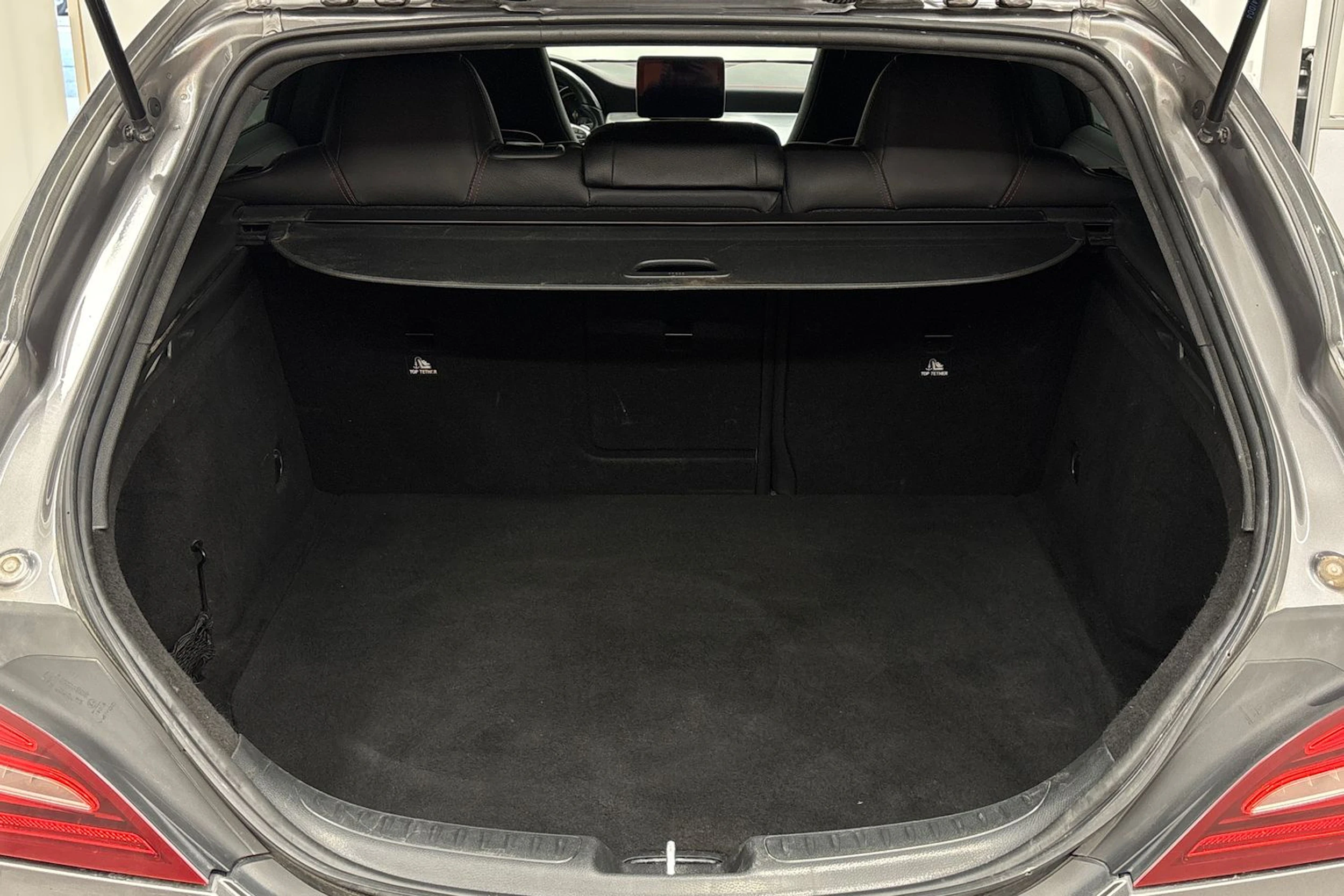Harmaa Mercedes-Benz CLA 2018 kuva 20.