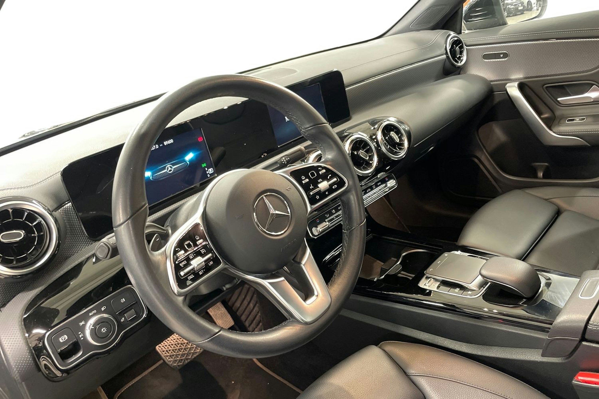 musta Mercedes-Benz CLA 2019 kuva 7.