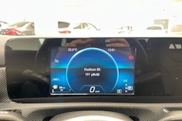 musta Mercedes-Benz CLA 2019 kuva 14.