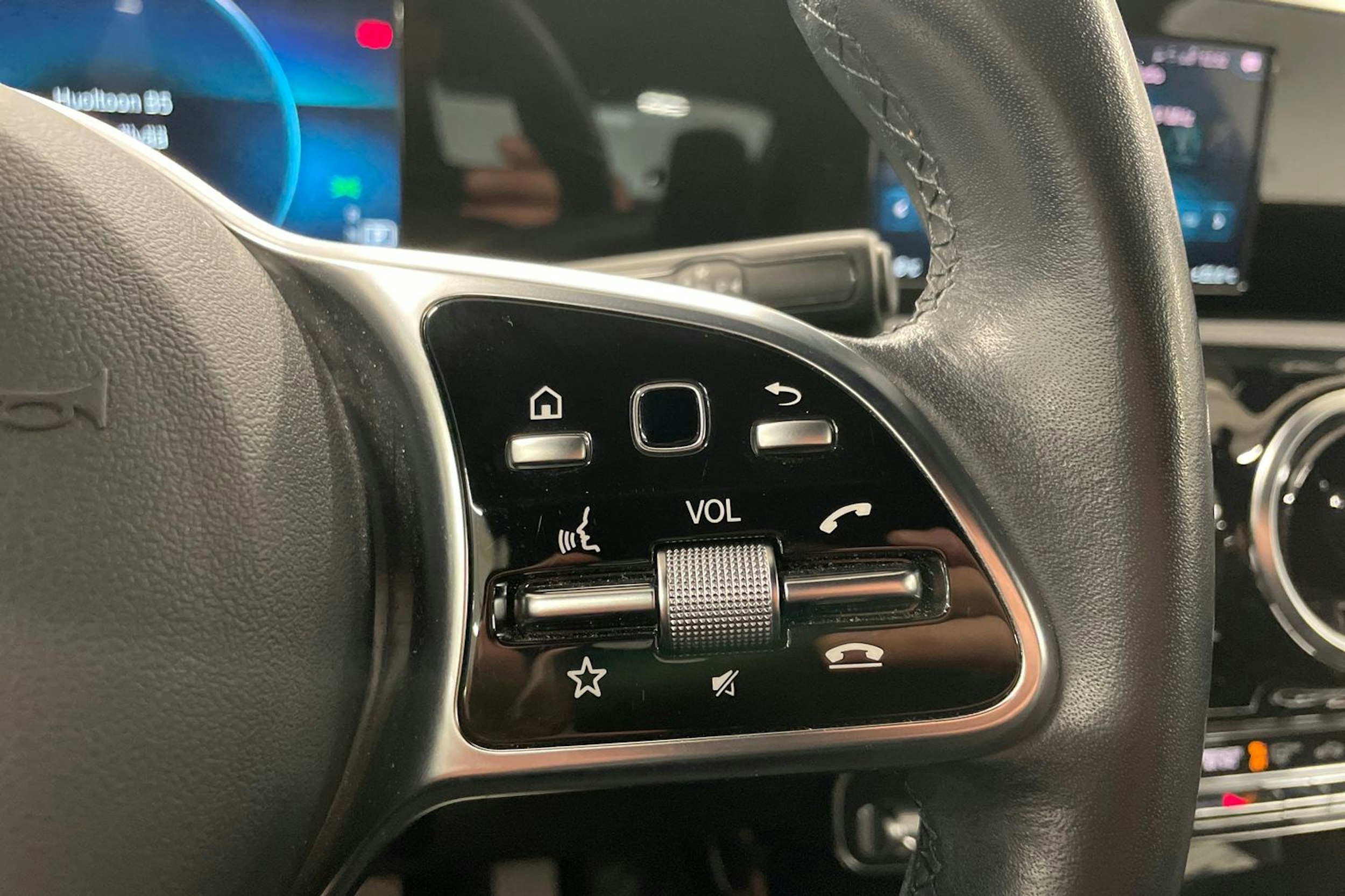 musta Mercedes-Benz CLA 2019 kuva 17.