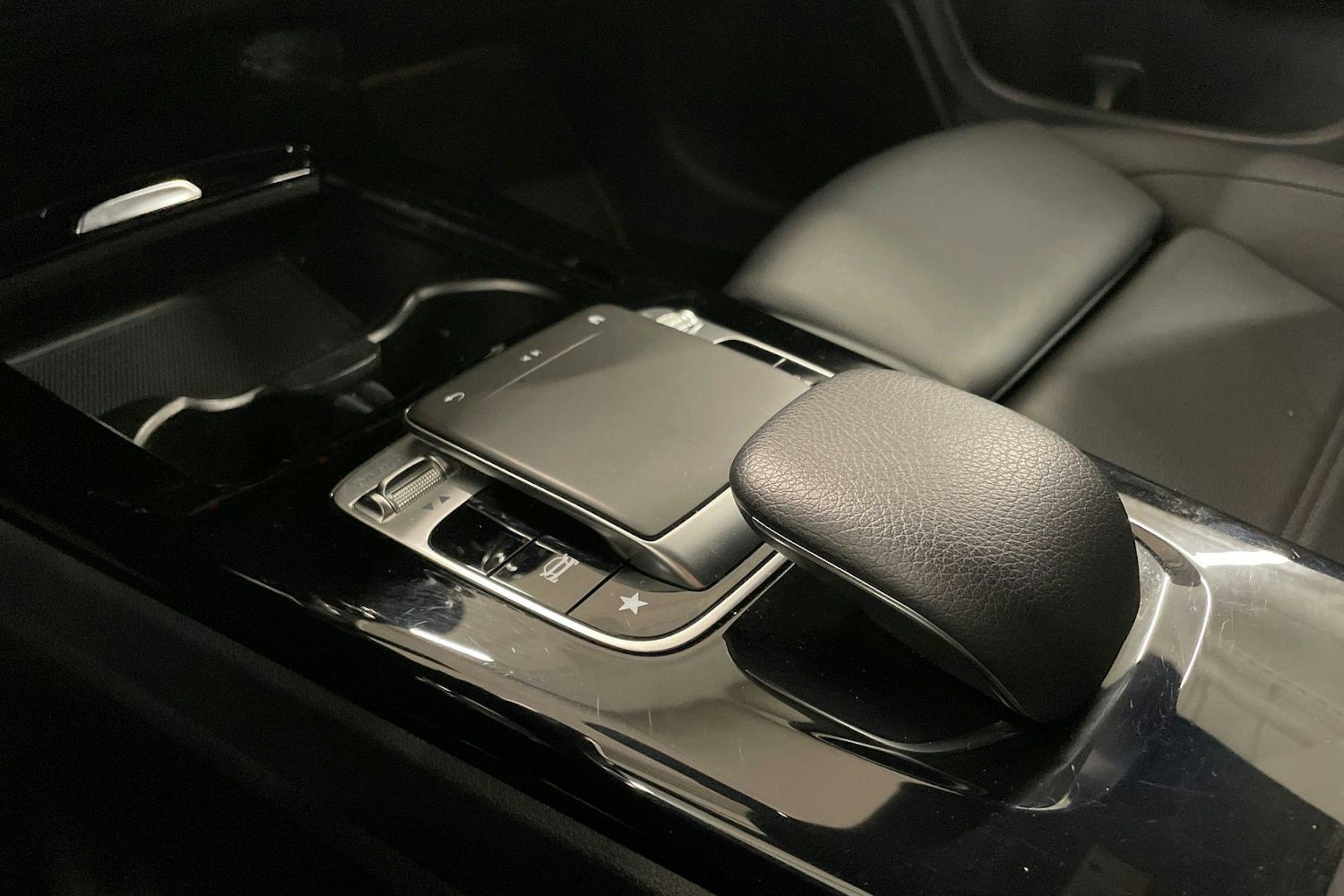 musta Mercedes-Benz CLA 2019 kuva 23.