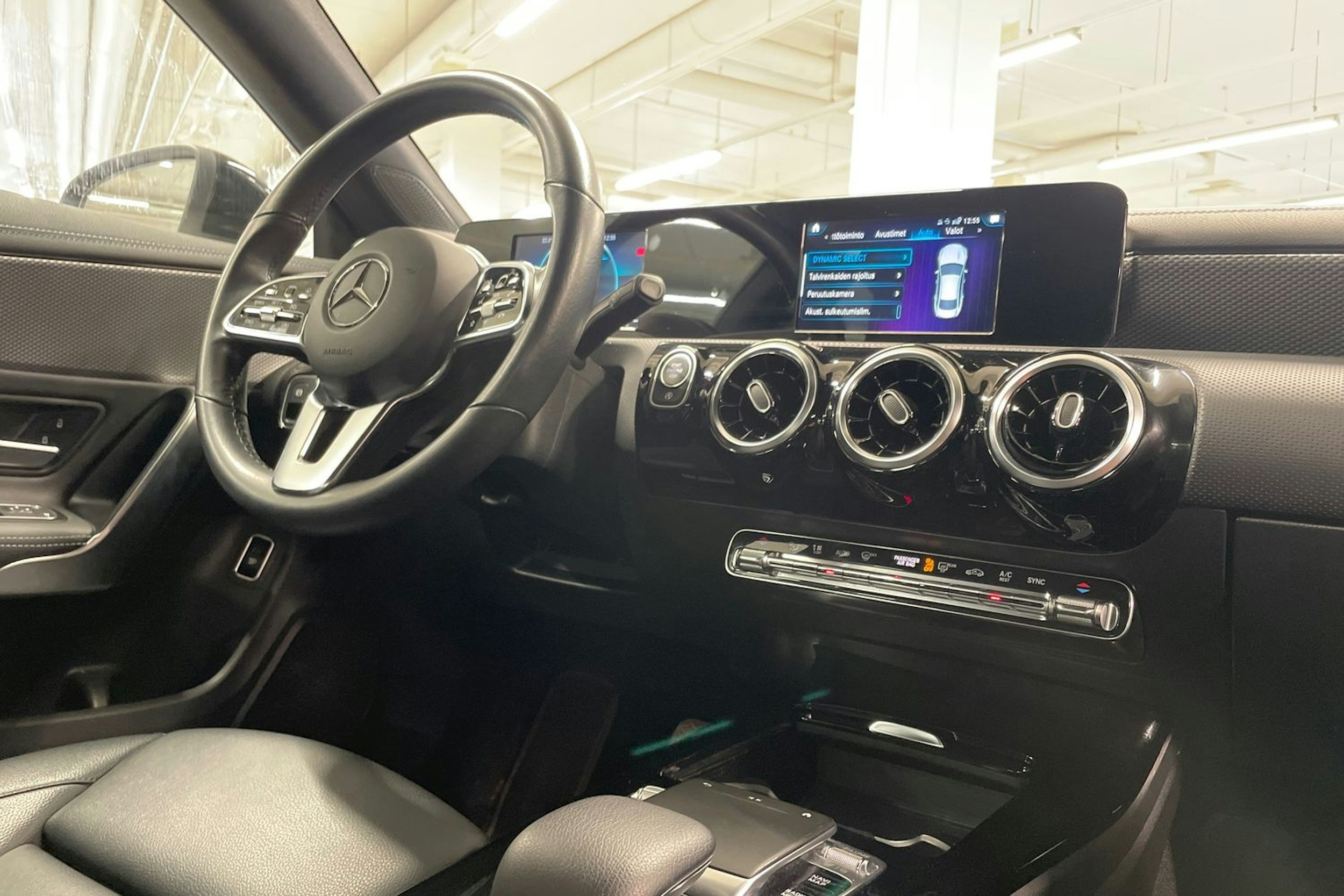 musta Mercedes-Benz CLA 2019 kuva 24.