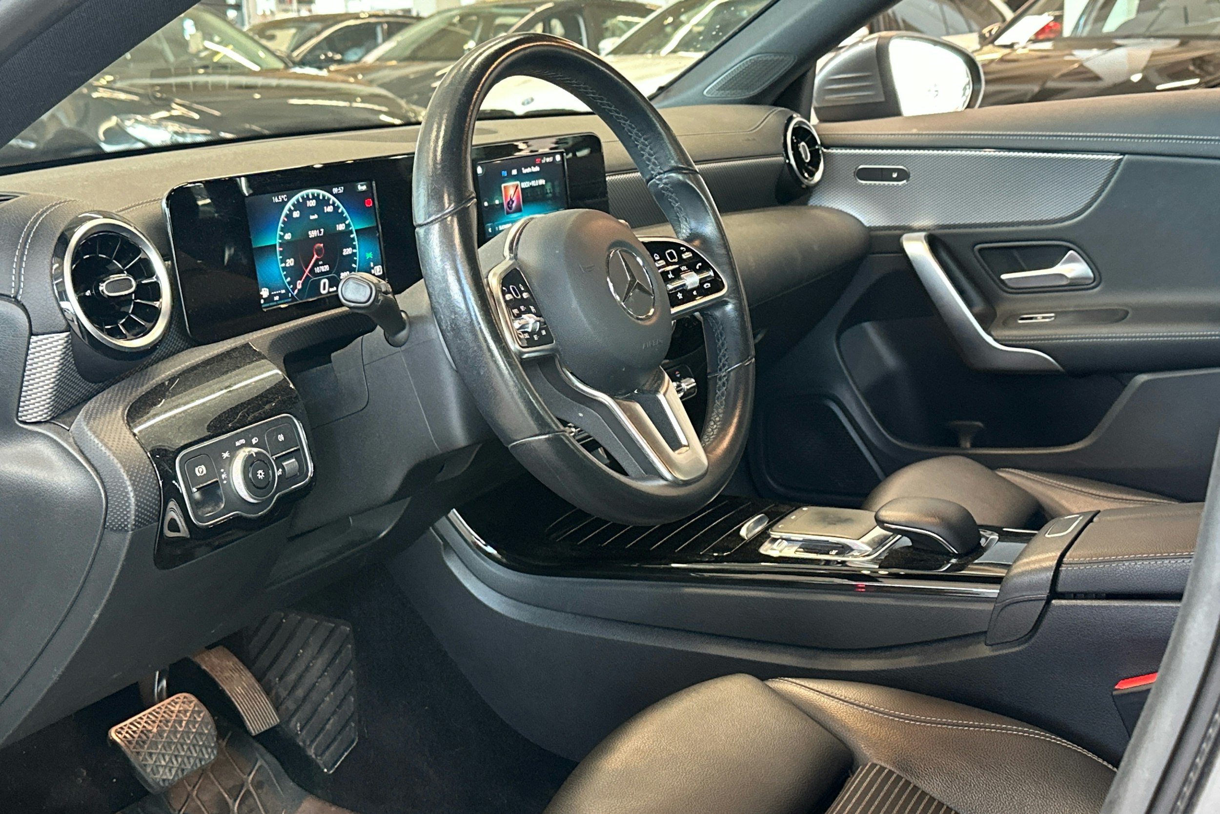 harmaa Mercedes-Benz CLA 2019 kuva 6.