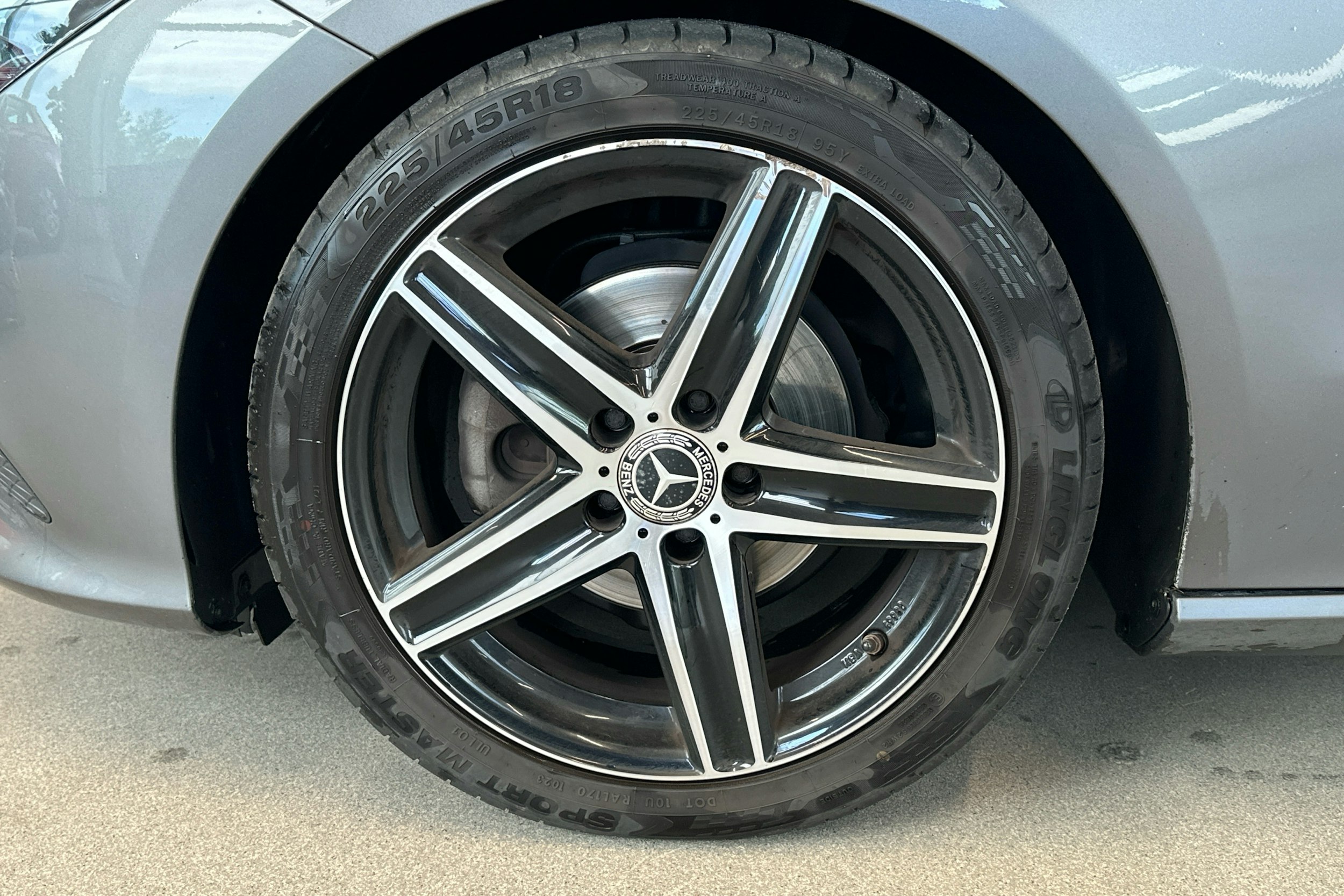 harmaa Mercedes-Benz CLA 2019 kuva 9.