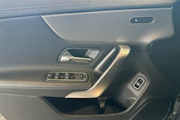 harmaa Mercedes-Benz CLA 2019 kuva 21.