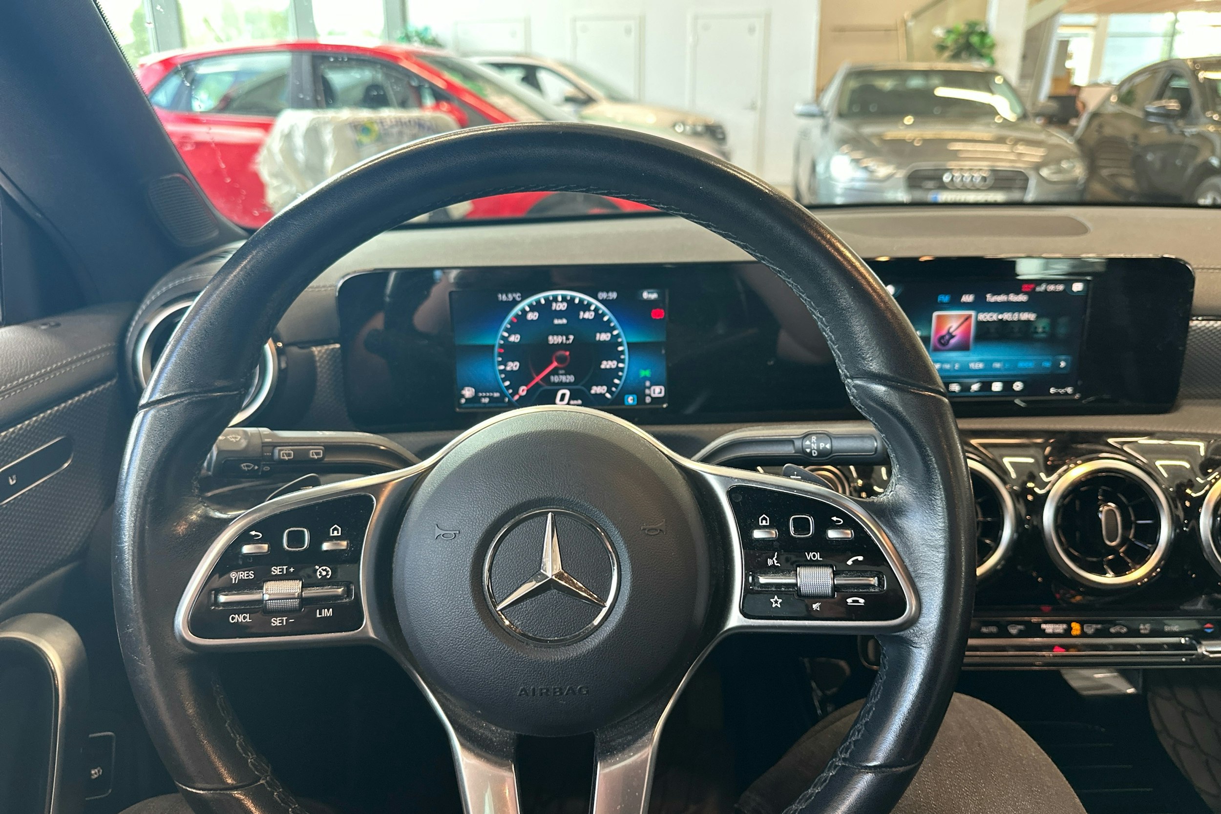 harmaa Mercedes-Benz CLA 2019 kuva 23.