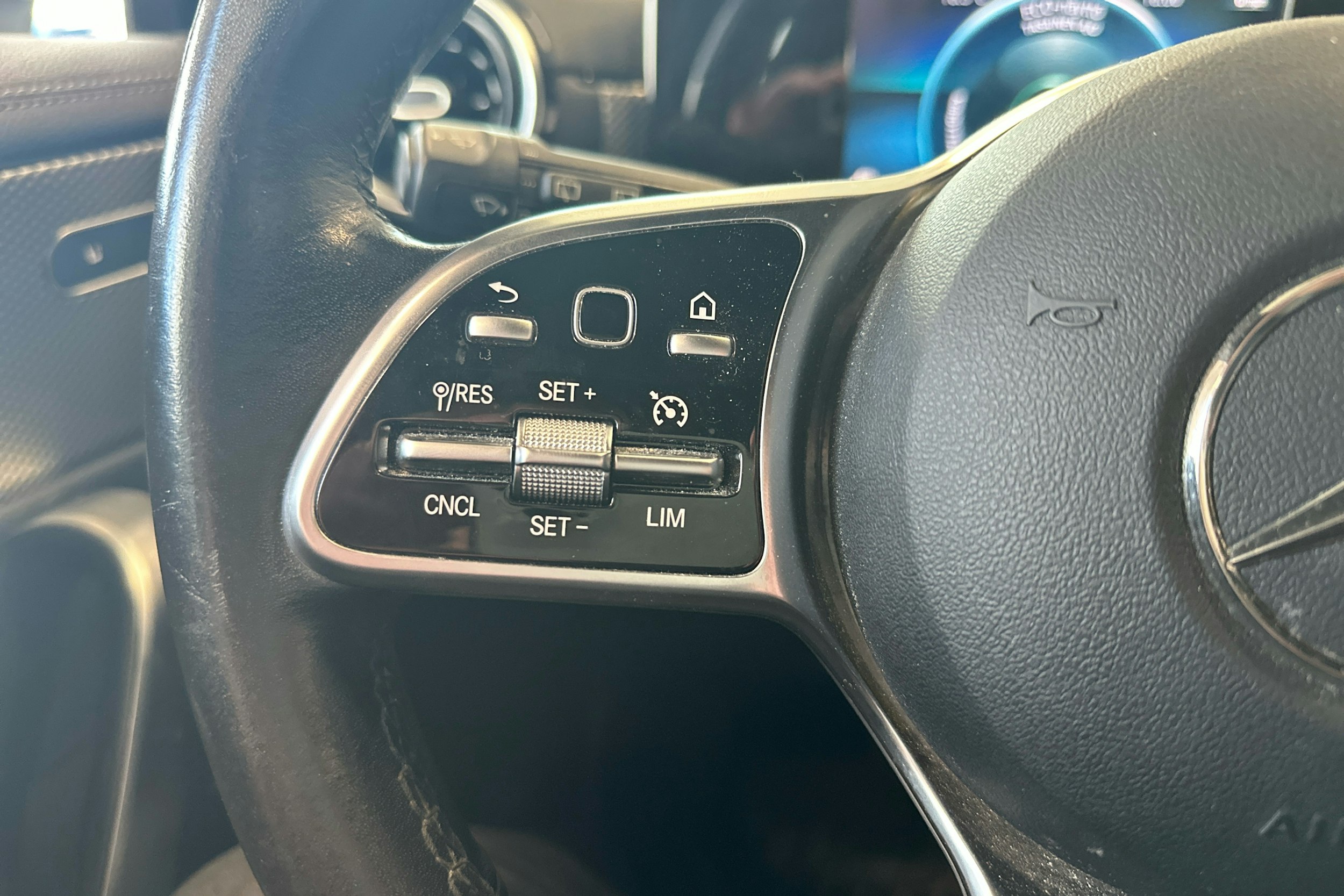 harmaa Mercedes-Benz CLA 2019 kuva 26.