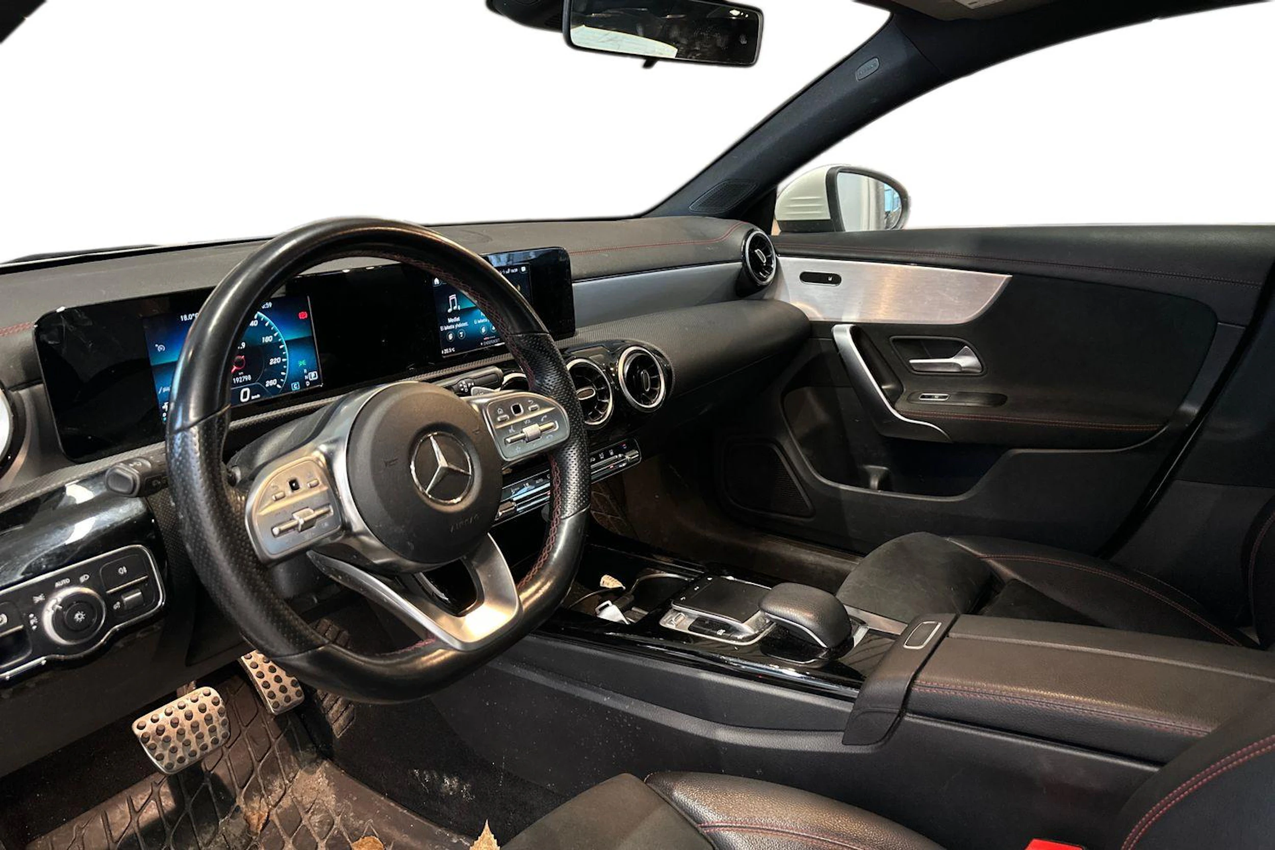 valkoinen Mercedes-Benz CLA 2019 kuva 3.