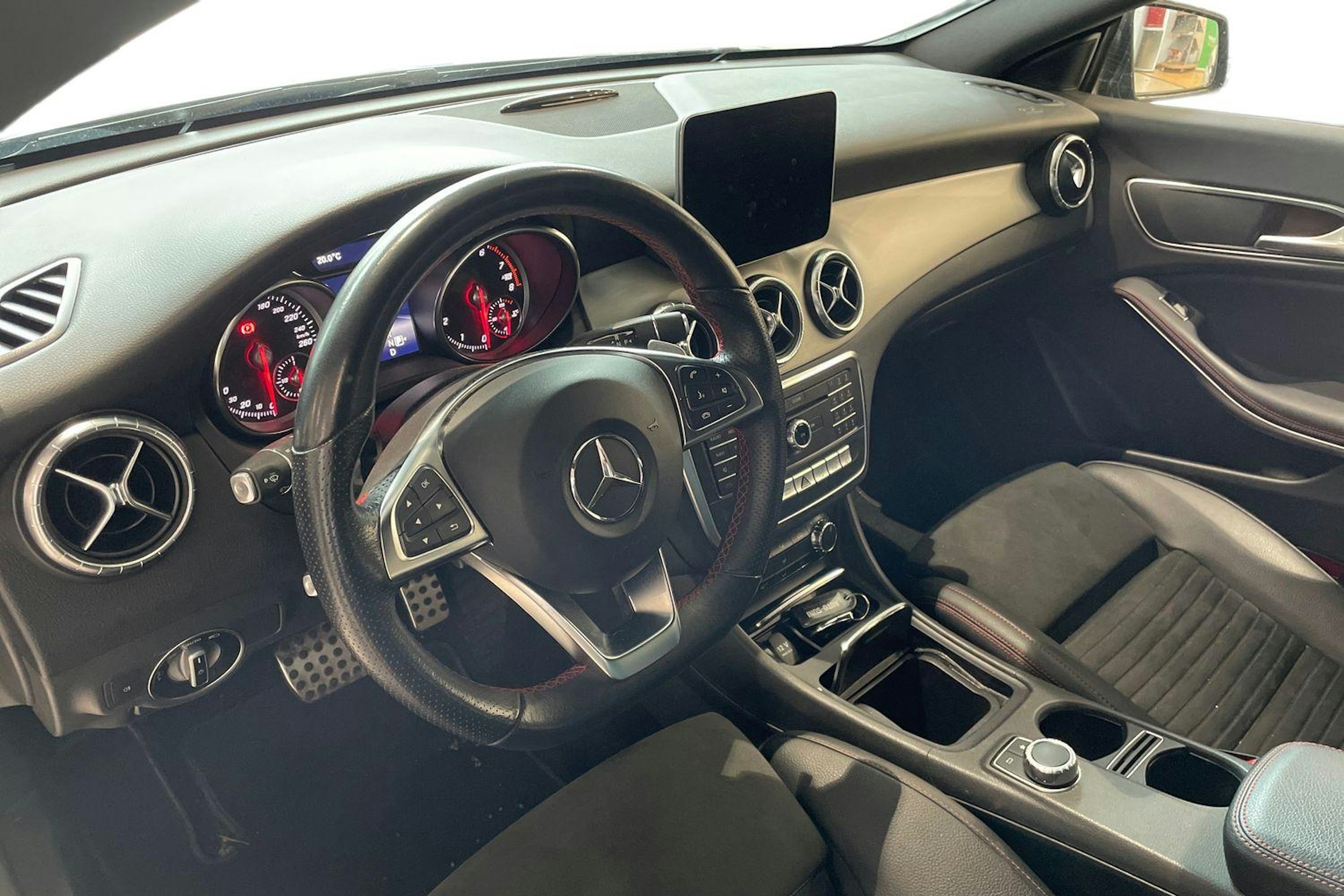 musta Mercedes-Benz CLA 2019 kuva 3.