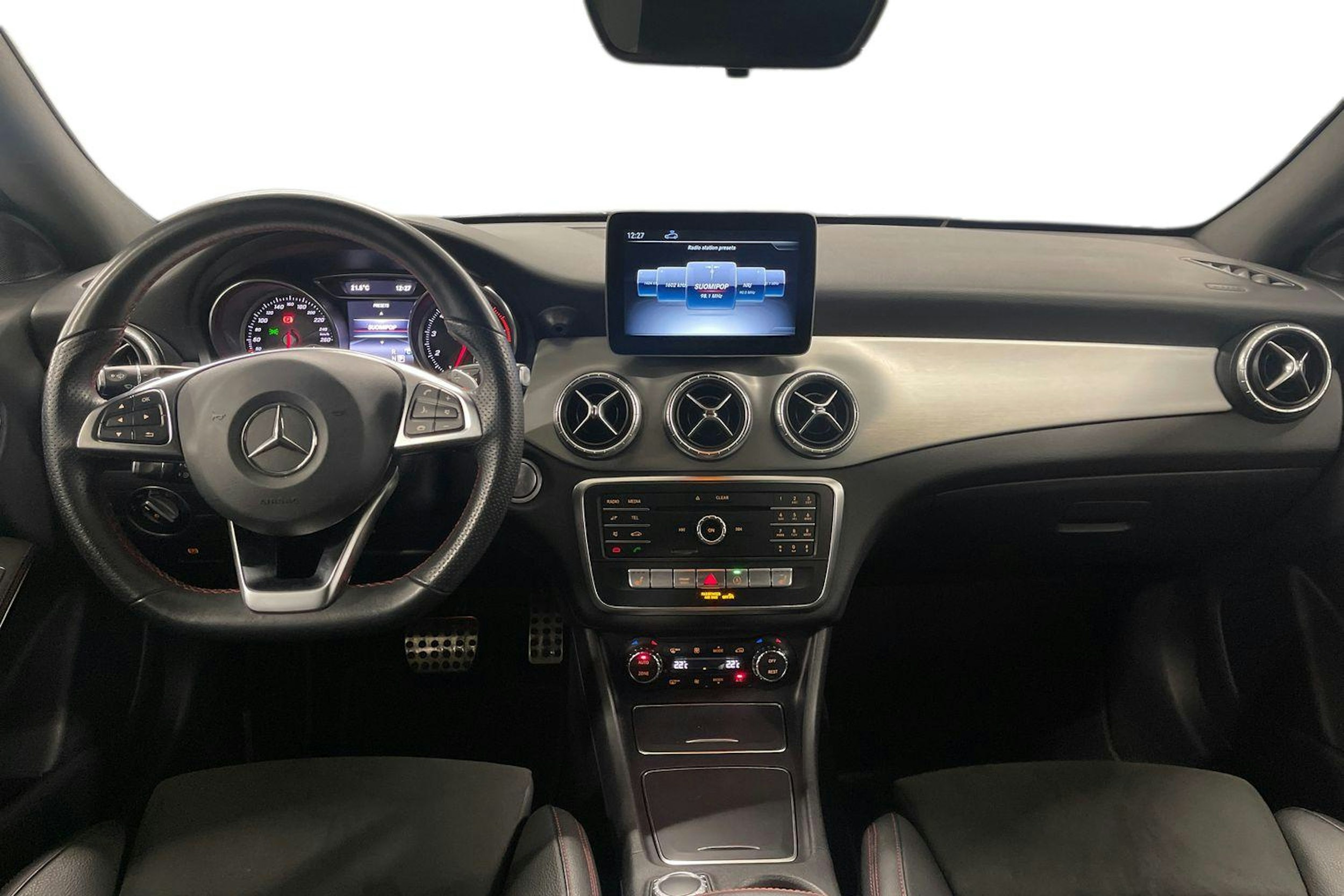 musta Mercedes-Benz CLA 2019 kuva 9.