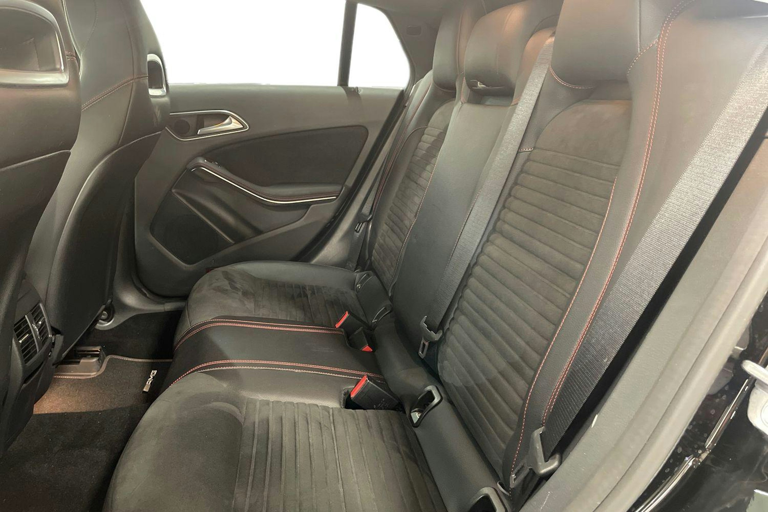 musta Mercedes-Benz CLA 2019 kuva 10.