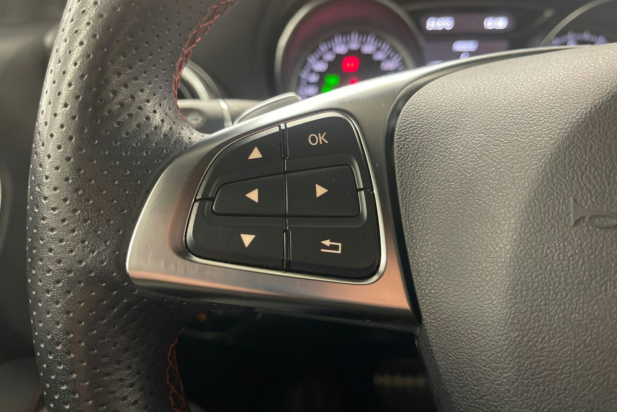 musta Mercedes-Benz CLA 2019 kuva 16.