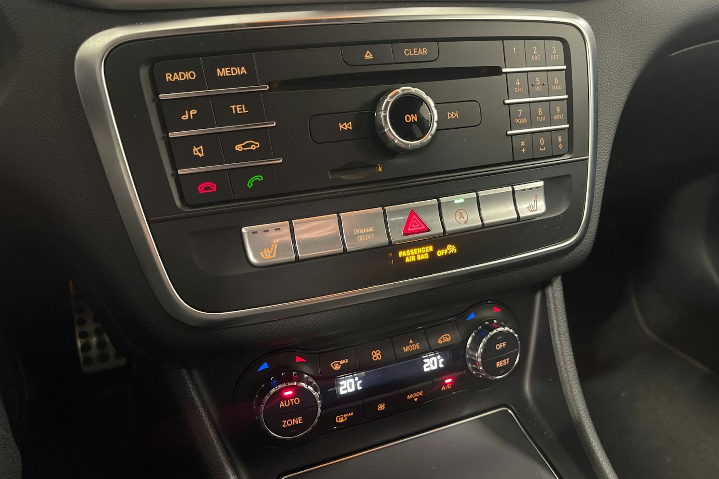 musta Mercedes-Benz CLA 2019 kuva 21.