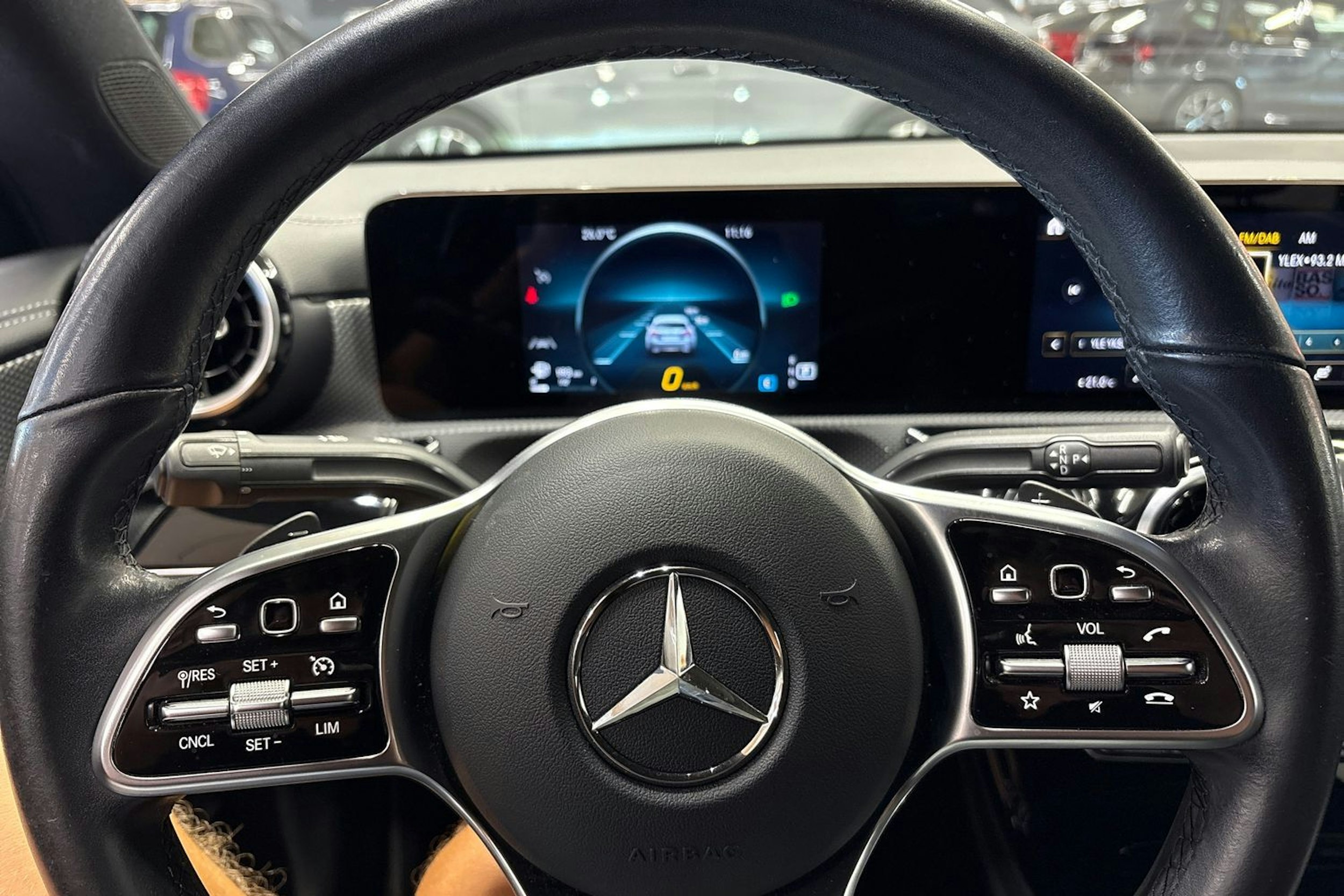 harmaa Mercedes-Benz CLA 2020 kuva 19.