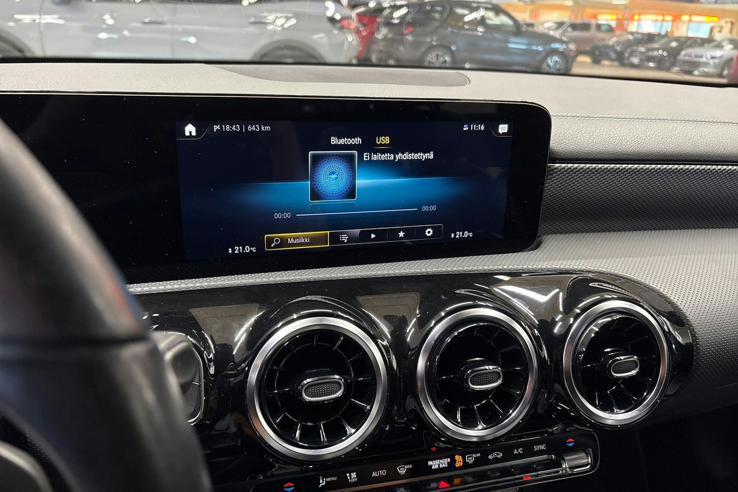 harmaa Mercedes-Benz CLA 2020 kuva 21.