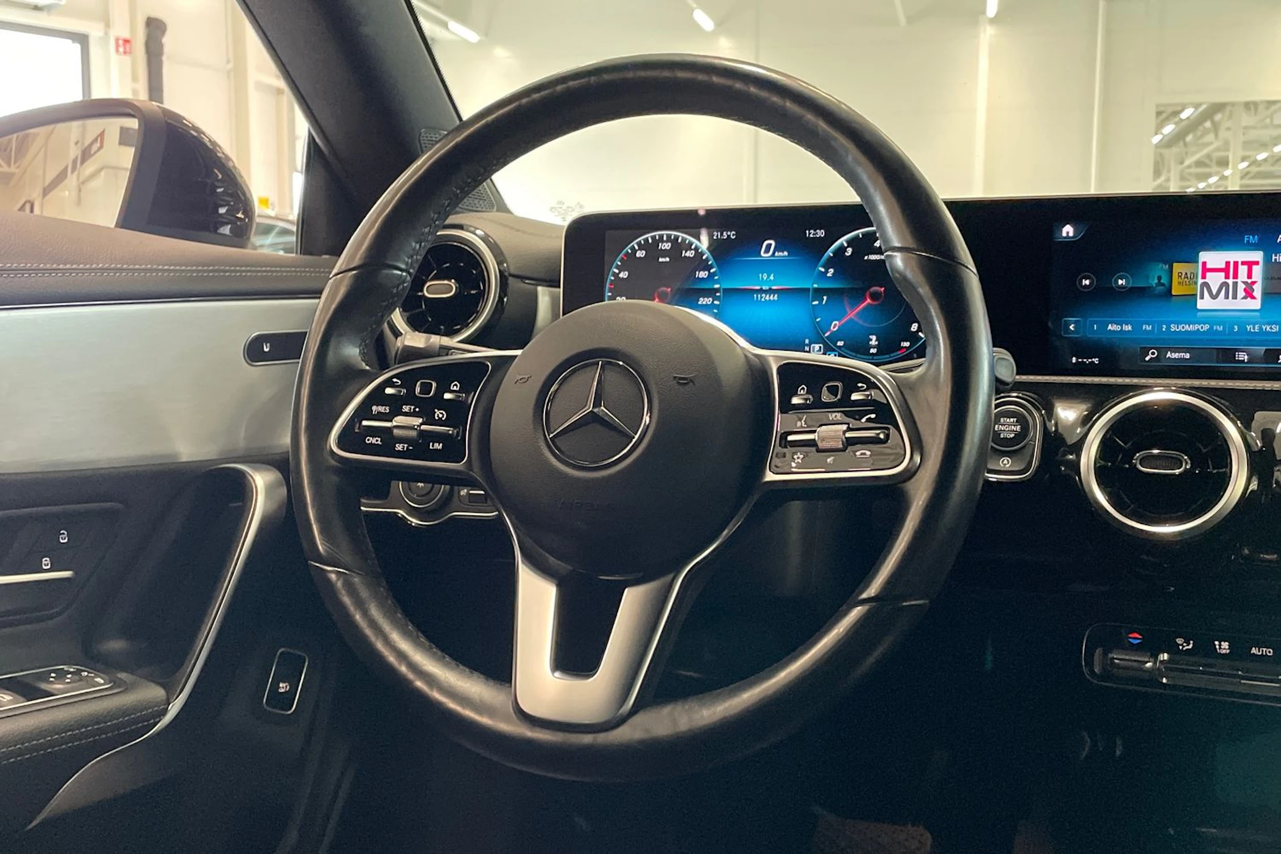 musta Mercedes-Benz CLA 2020 kuva 12.