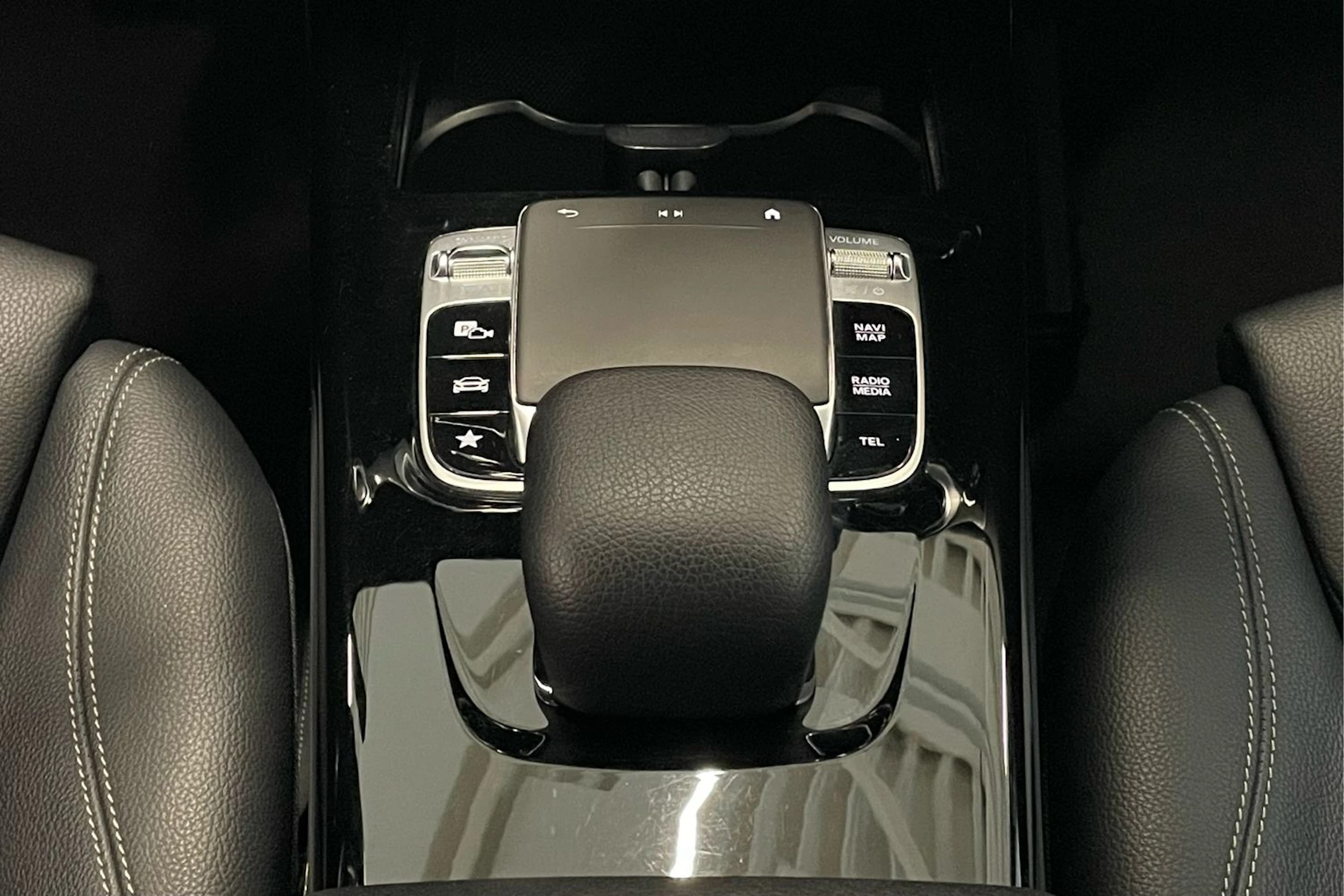 musta Mercedes-Benz CLA 2020 kuva 21.