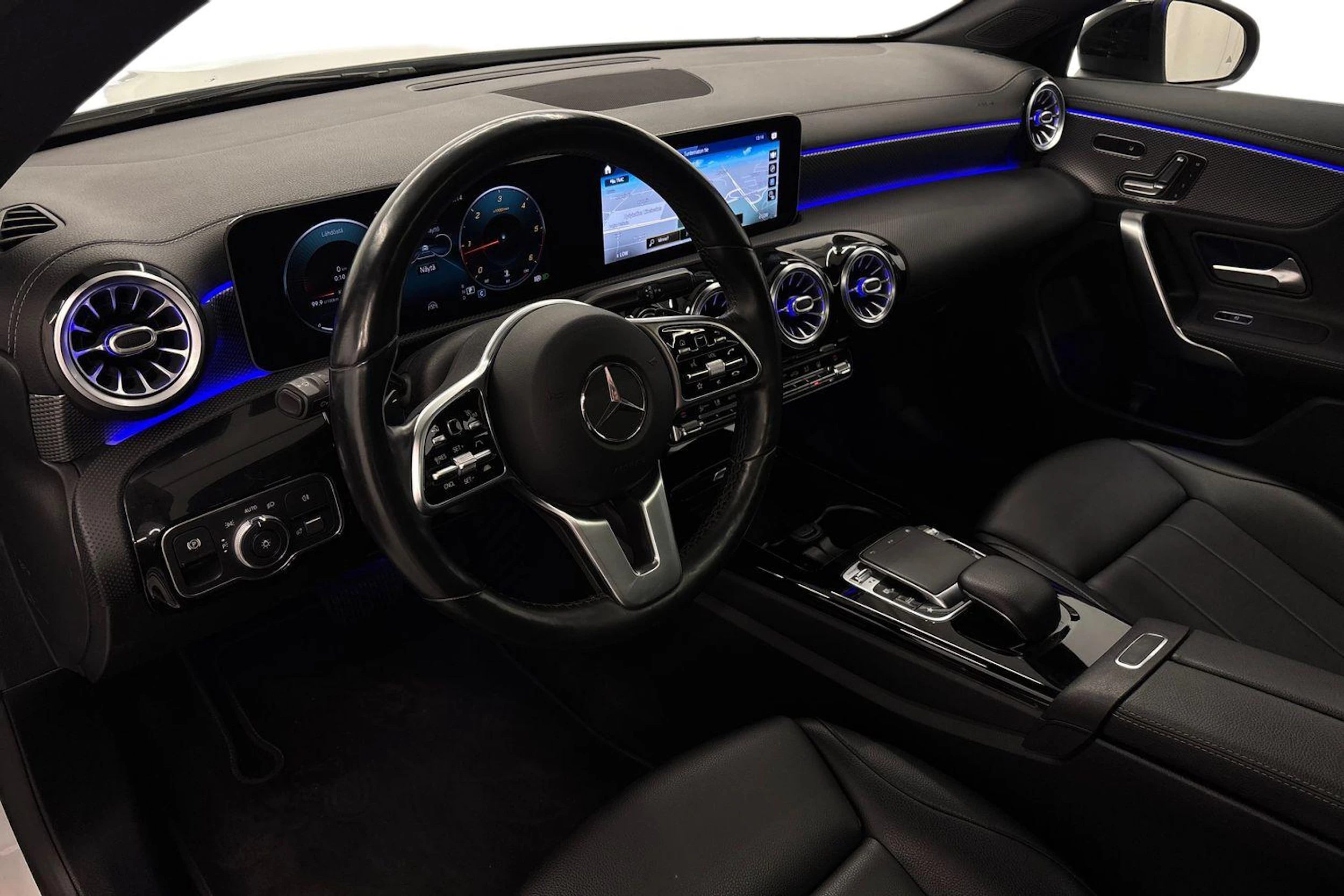 valkoinen Mercedes-Benz CLA 2020 kuva 8.