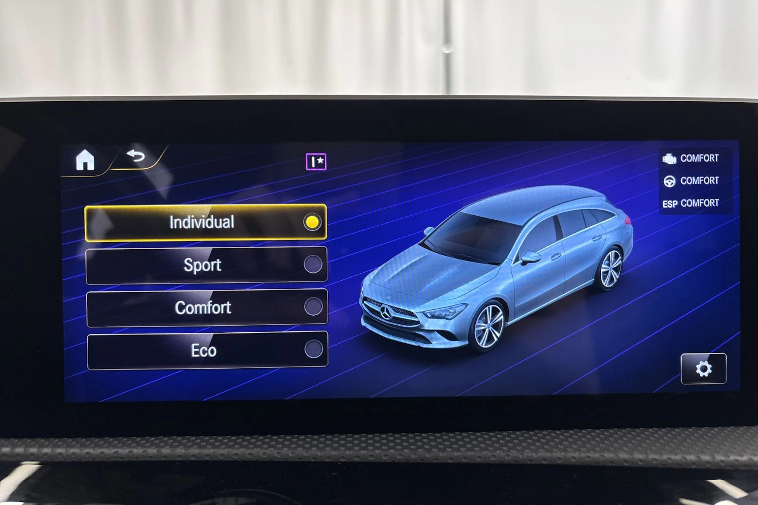 valkoinen Mercedes-Benz CLA 2020 kuva 20.