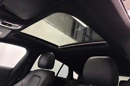 valkoinen Mercedes-Benz CLA 2020 kuva 27.