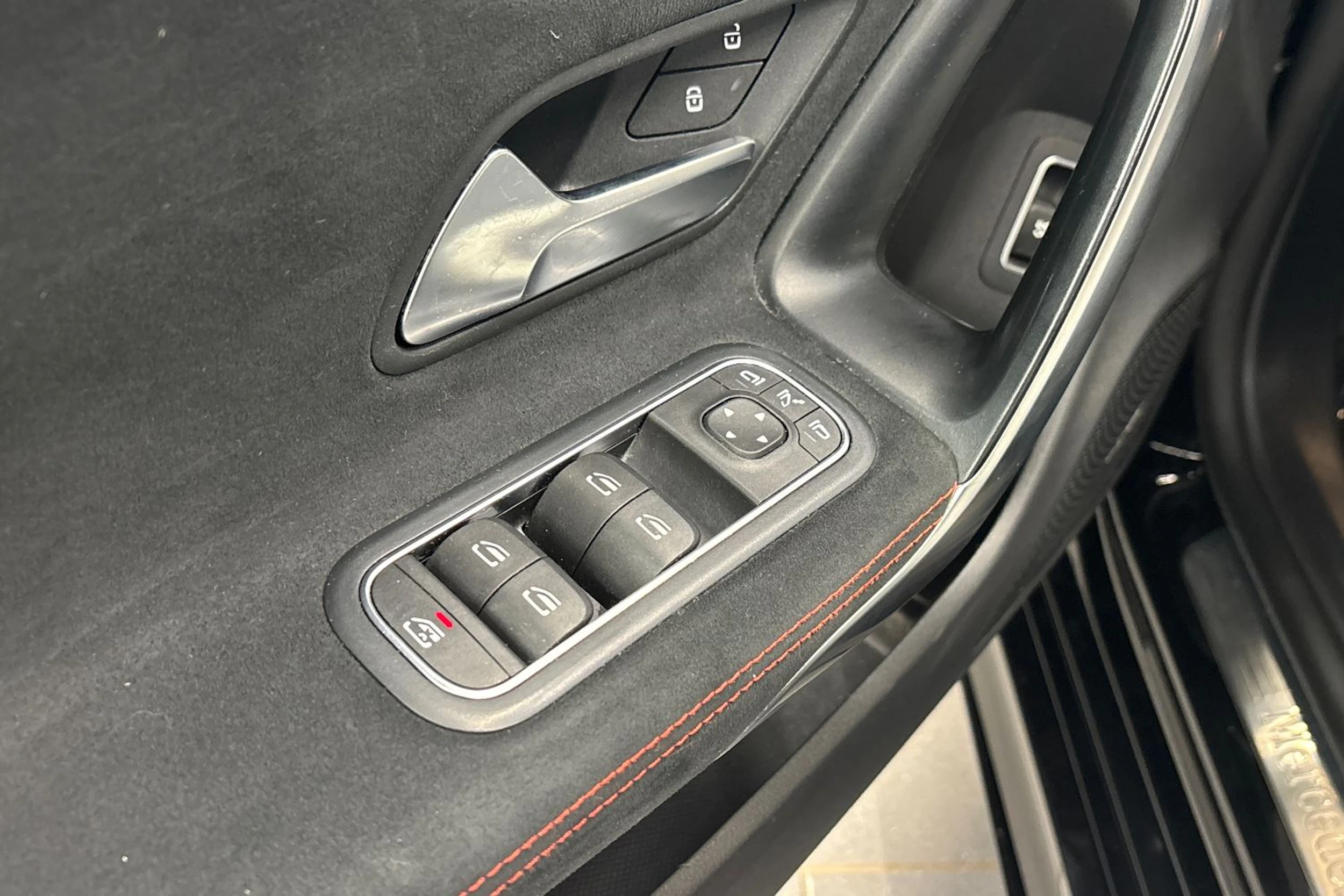 musta Mercedes-Benz CLA 2020 kuva 17.