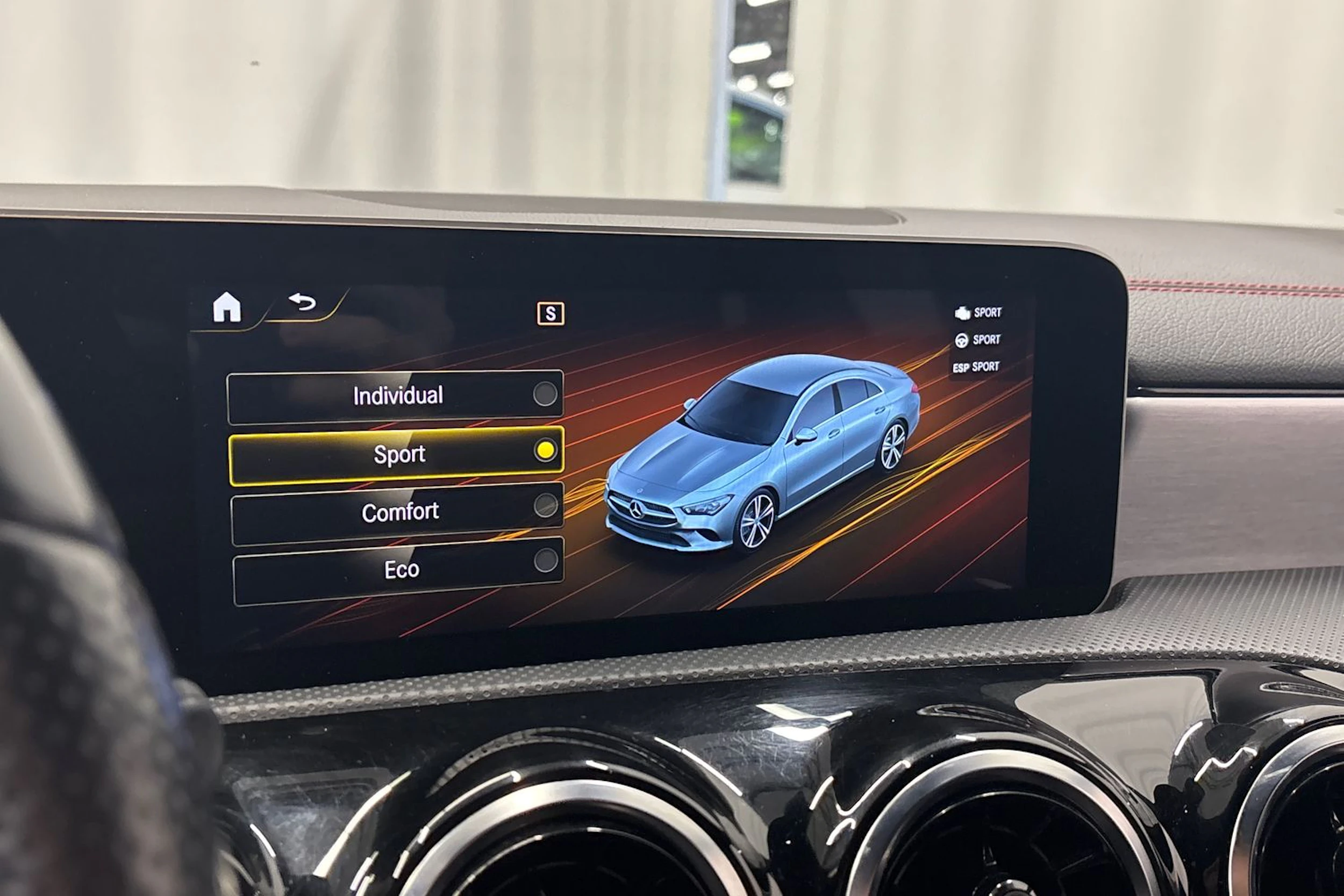 musta Mercedes-Benz CLA 2020 kuva 24.
