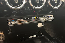 musta Mercedes-Benz CLA 2020 kuva 26.
