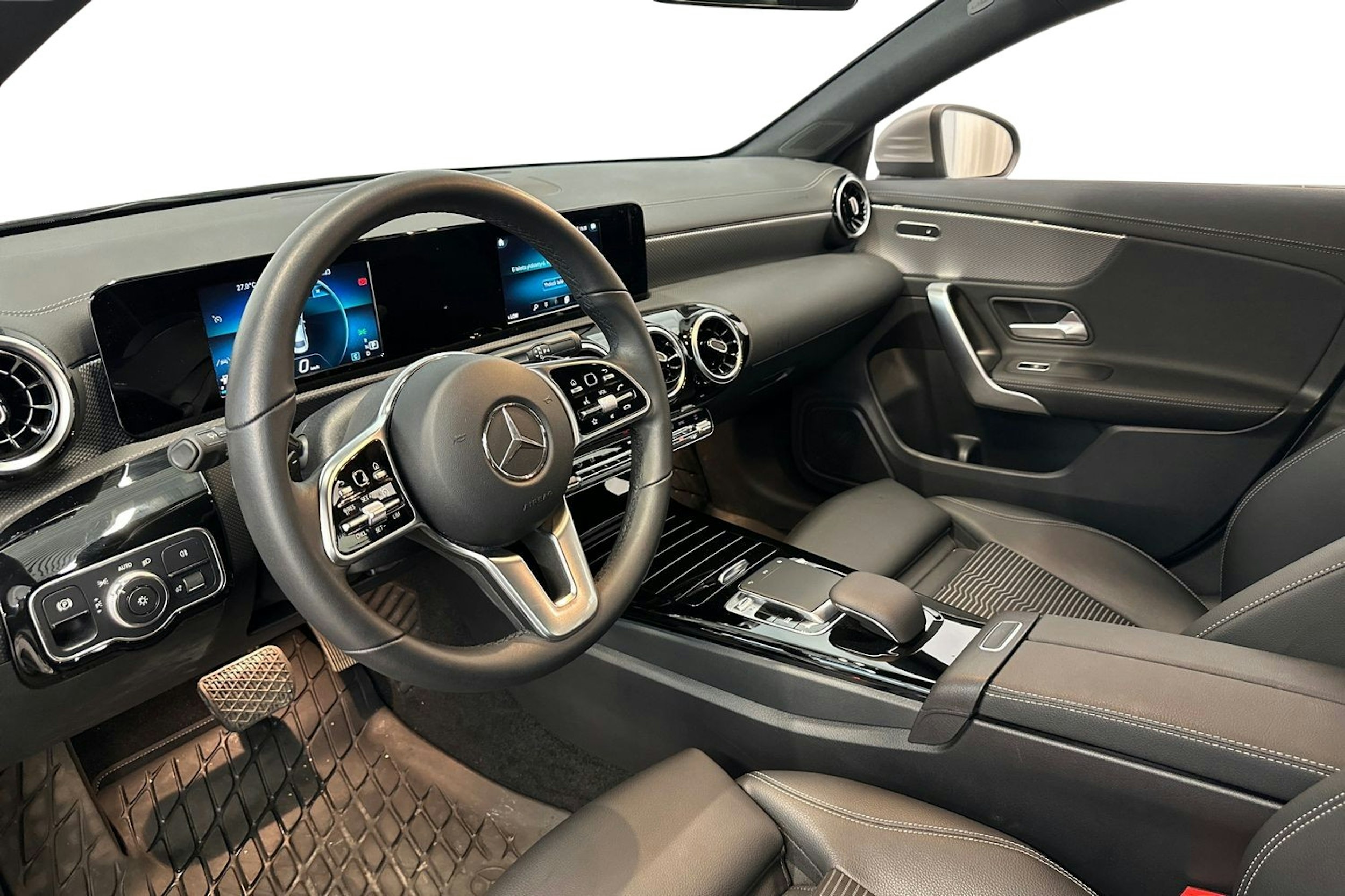harmaa Mercedes-Benz CLA 2020 kuva 7.