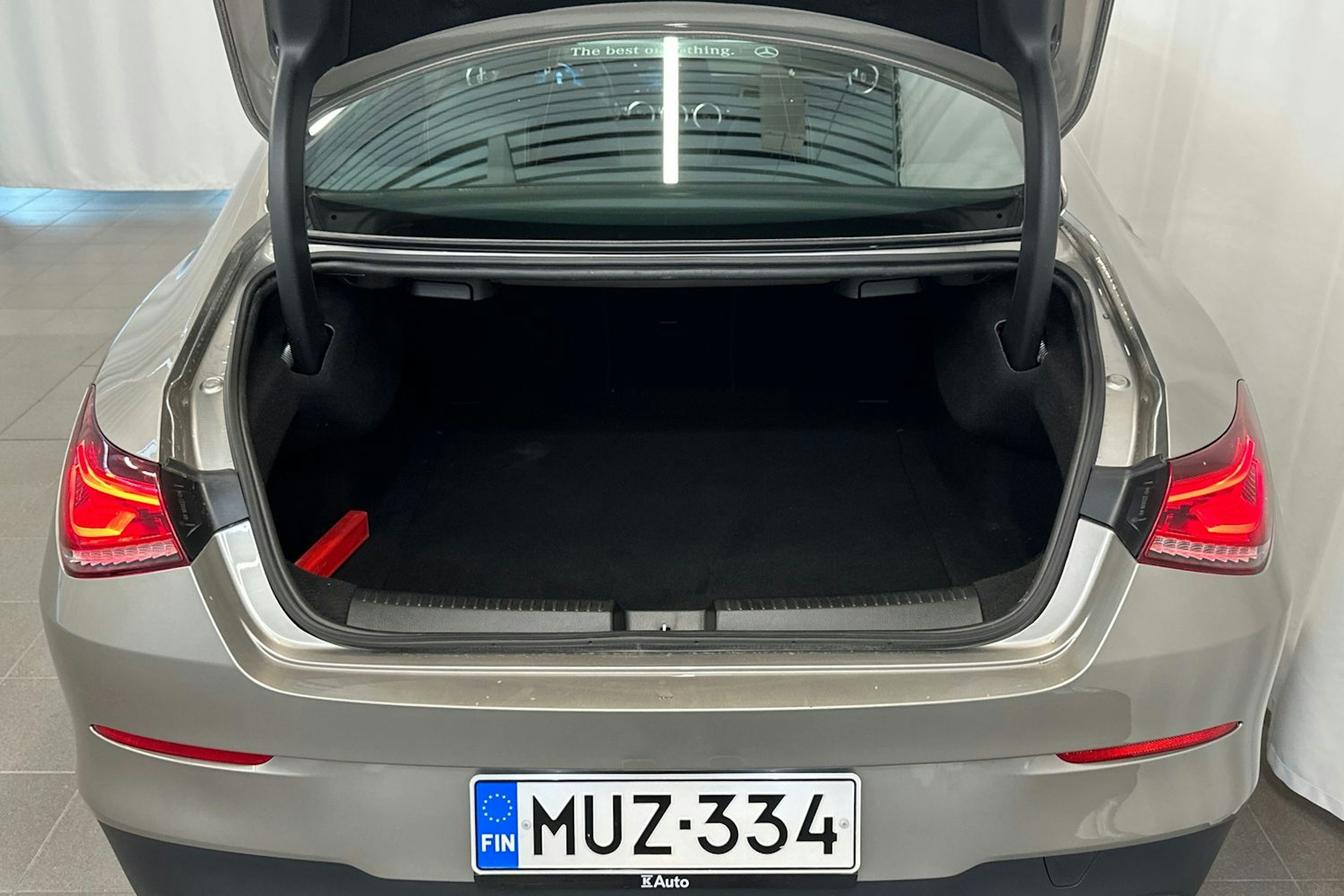 harmaa Mercedes-Benz CLA 2020 kuva 14.