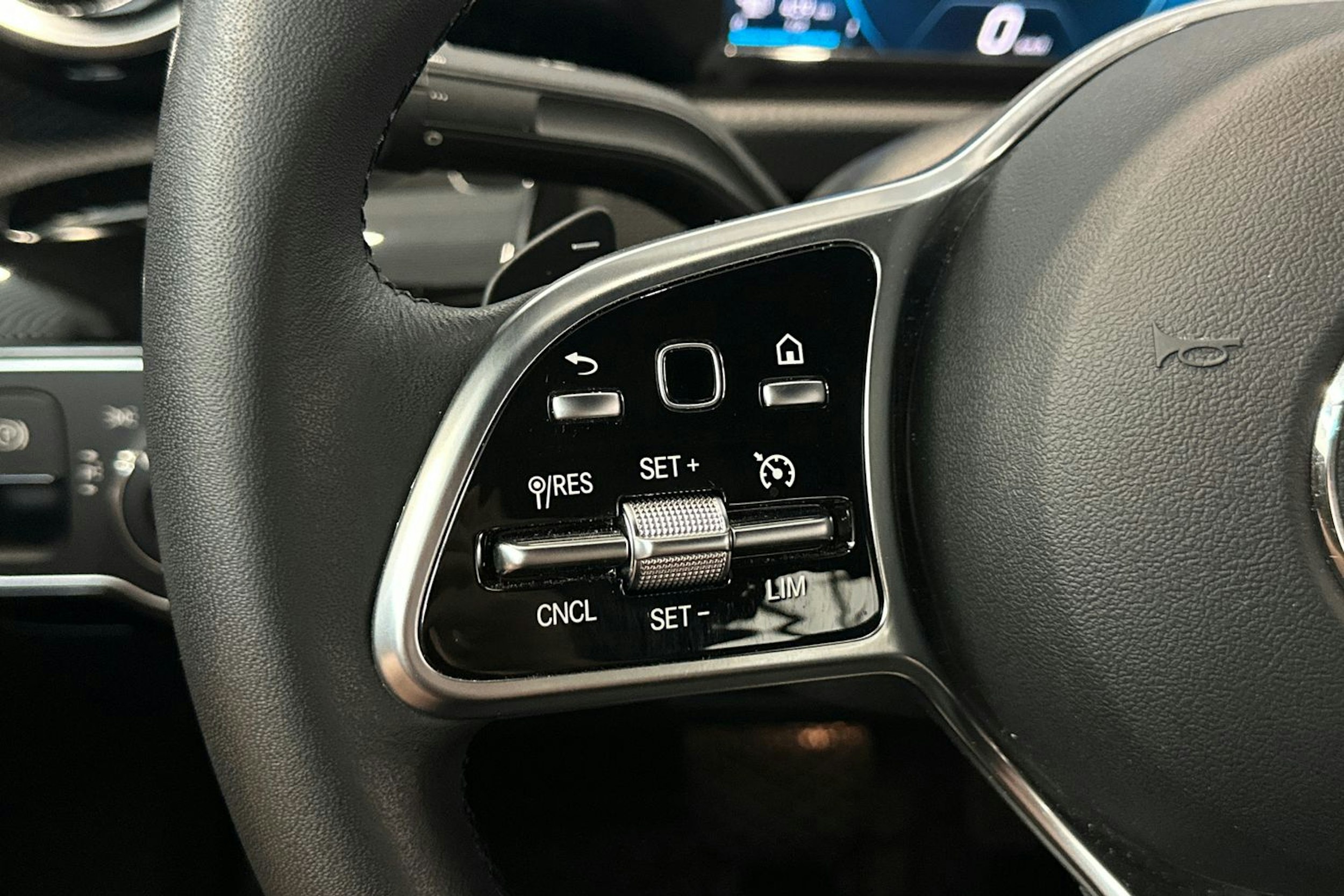 harmaa Mercedes-Benz CLA 2020 kuva 19.