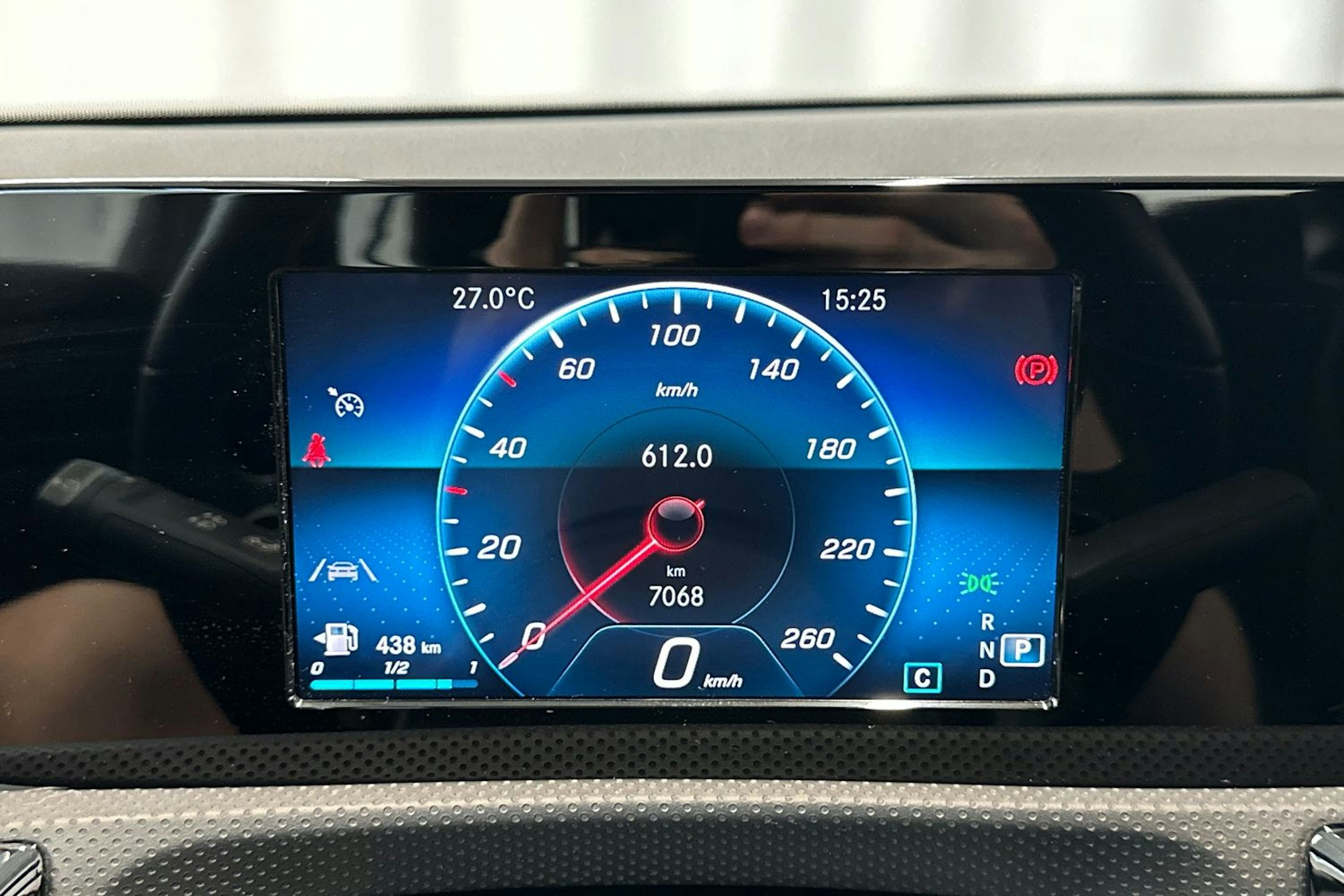 harmaa Mercedes-Benz CLA 2020 kuva 21.