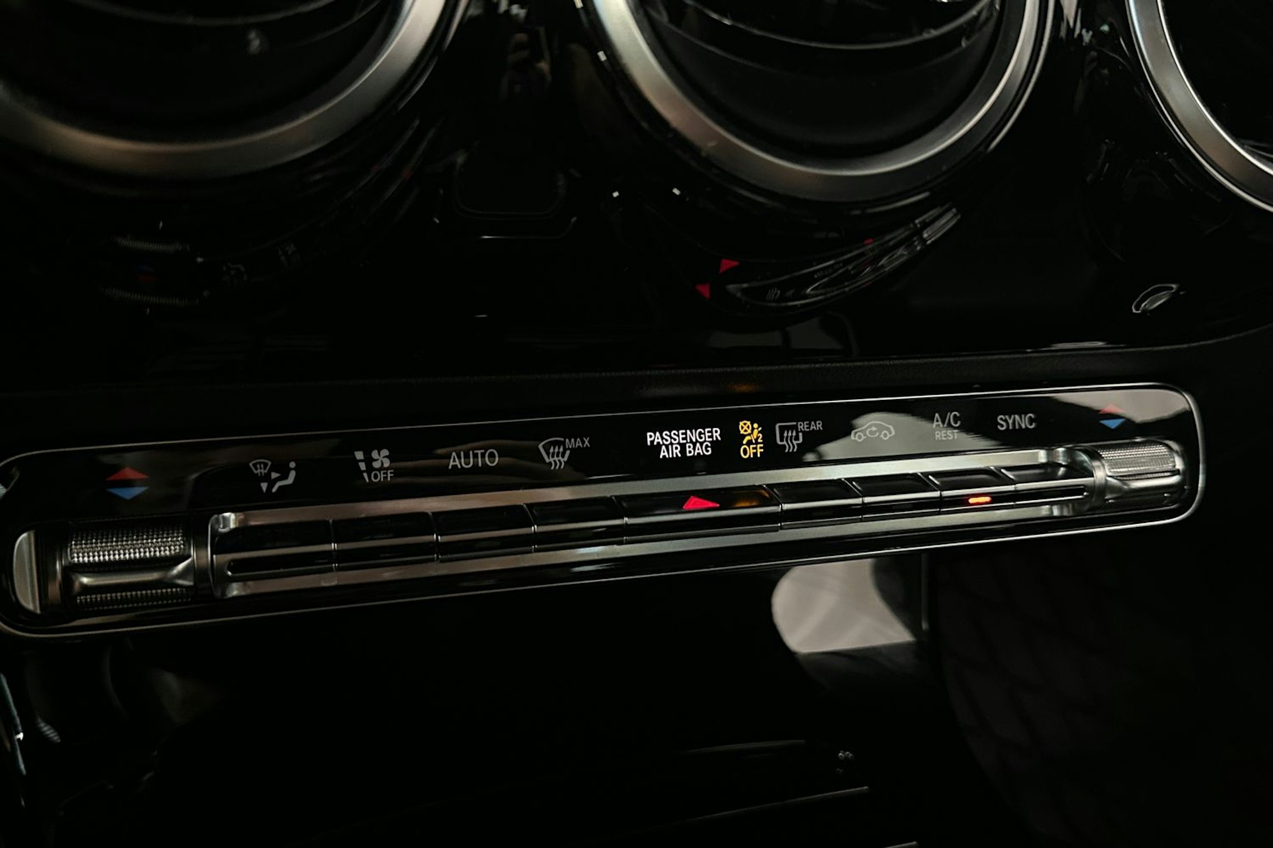 harmaa Mercedes-Benz CLA 2020 kuva 23.