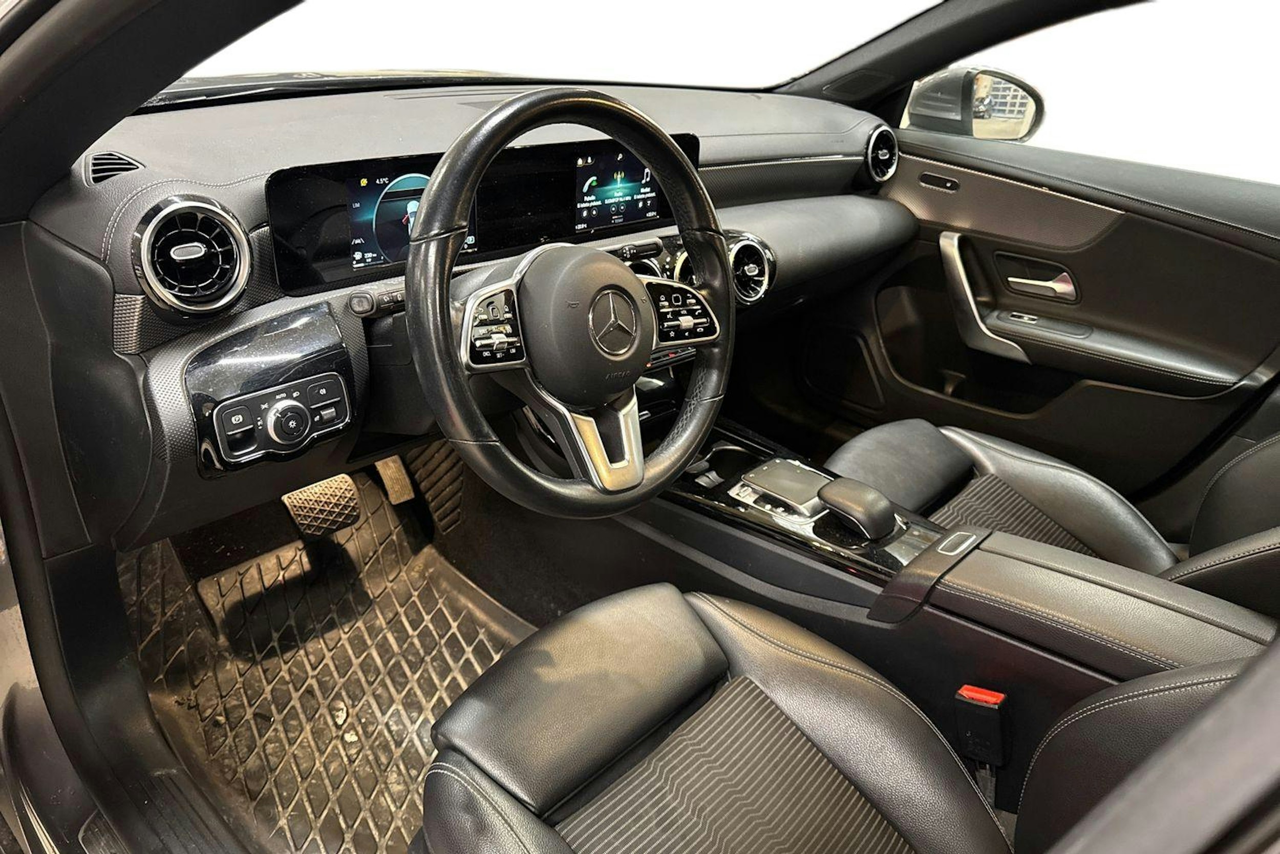 harmaa Mercedes-Benz CLA 2020 kuva 3.