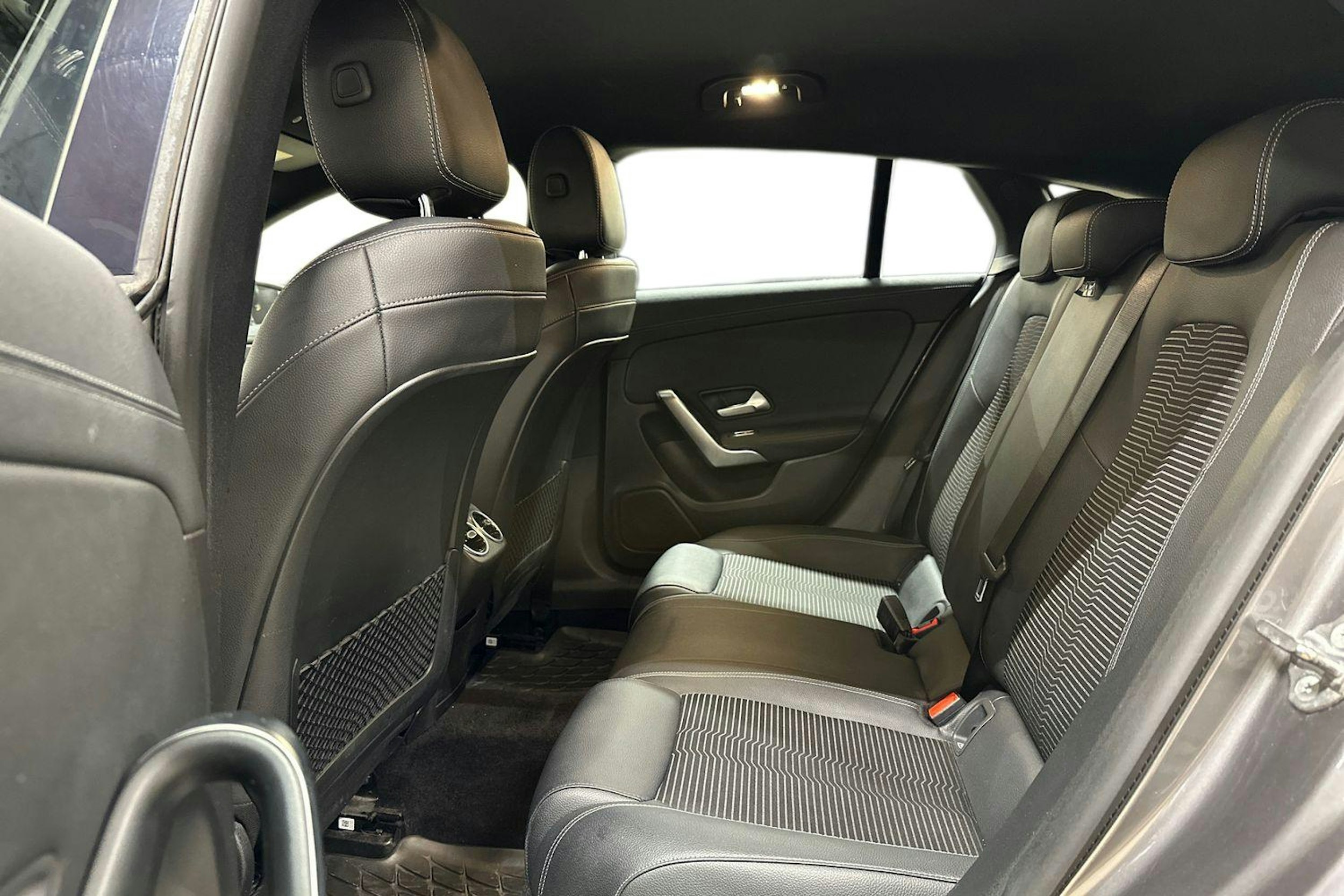 harmaa Mercedes-Benz CLA 2020 kuva 10.