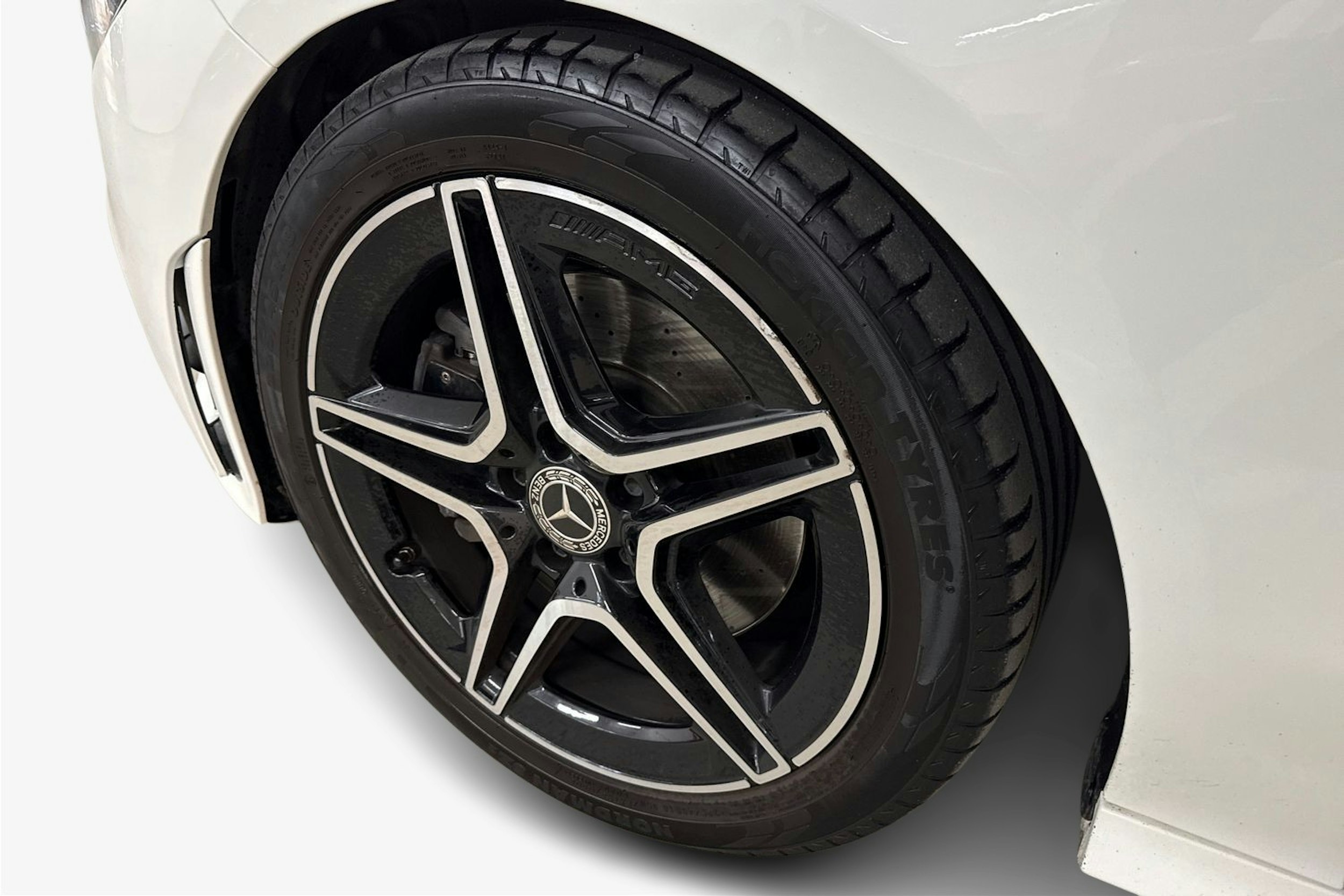 valkoinen Mercedes-Benz CLA 2020 kuva 9.