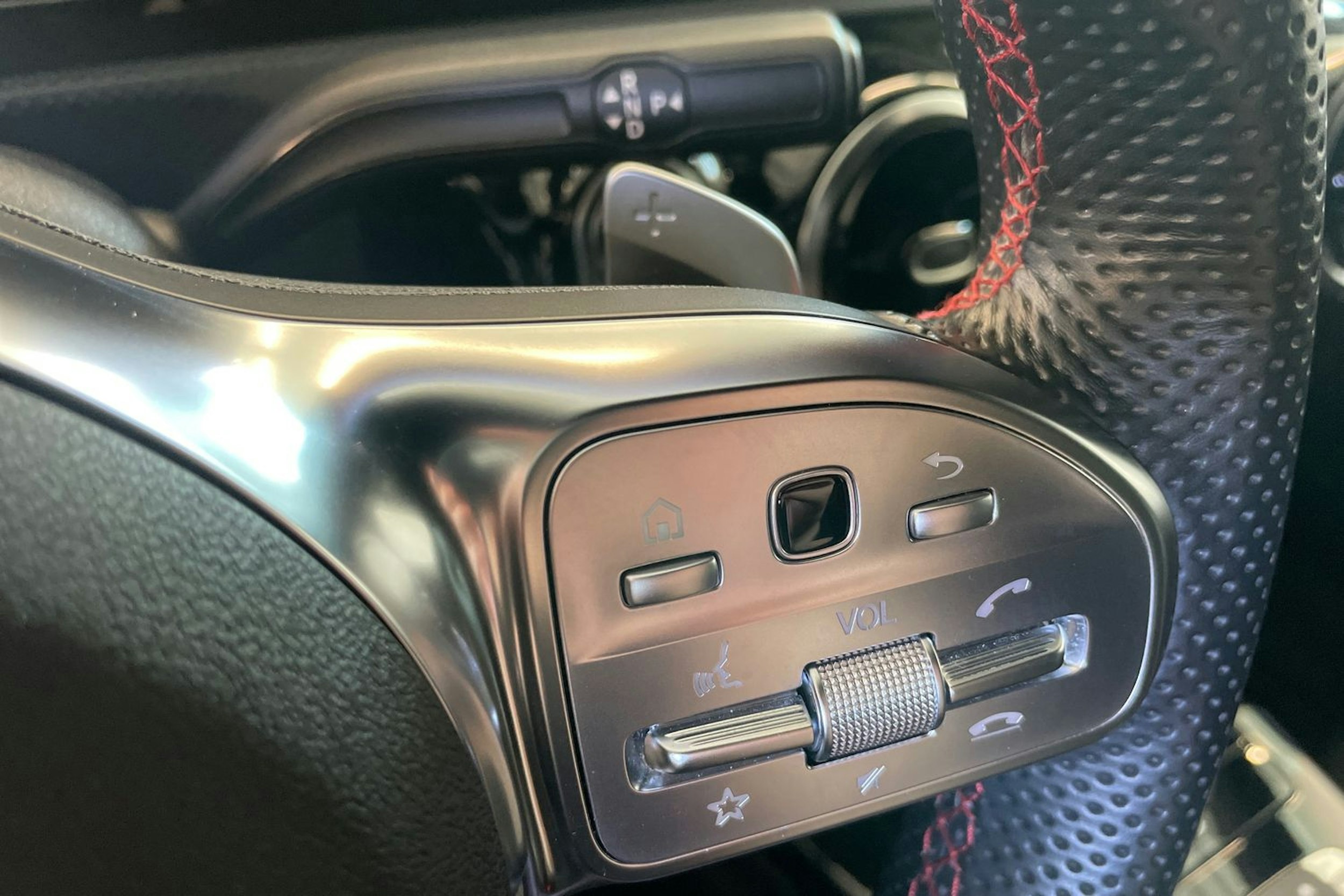 harmaa Mercedes-Benz CLA 2020 kuva 18.