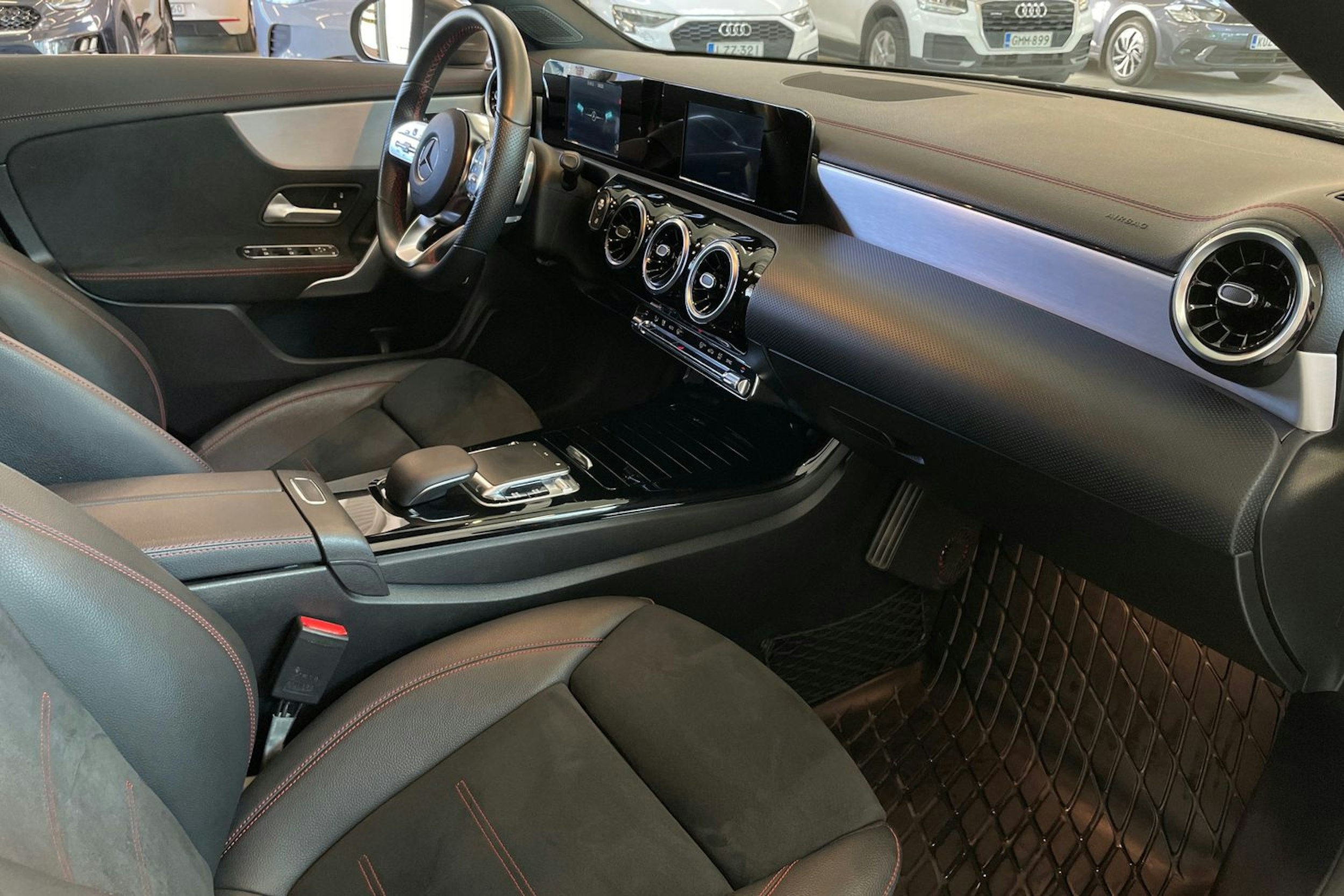 harmaa Mercedes-Benz CLA 2020 kuva 26.