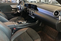 harmaa Mercedes-Benz CLA 2020 kuva 26.