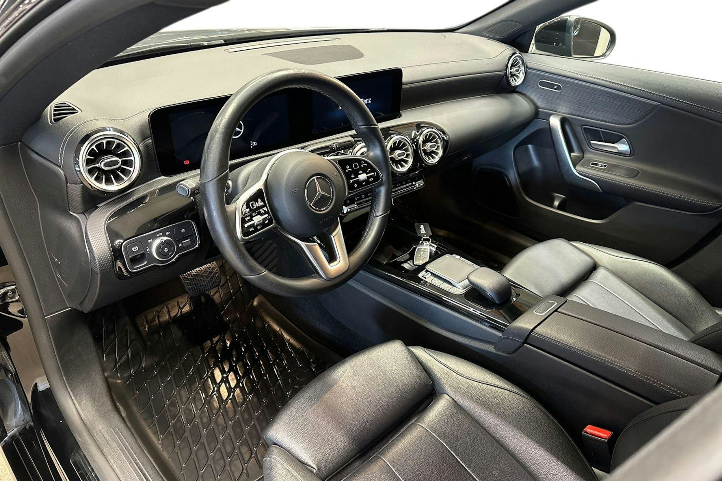 Musta Mercedes-Benz CLA 2020 kuva 6.