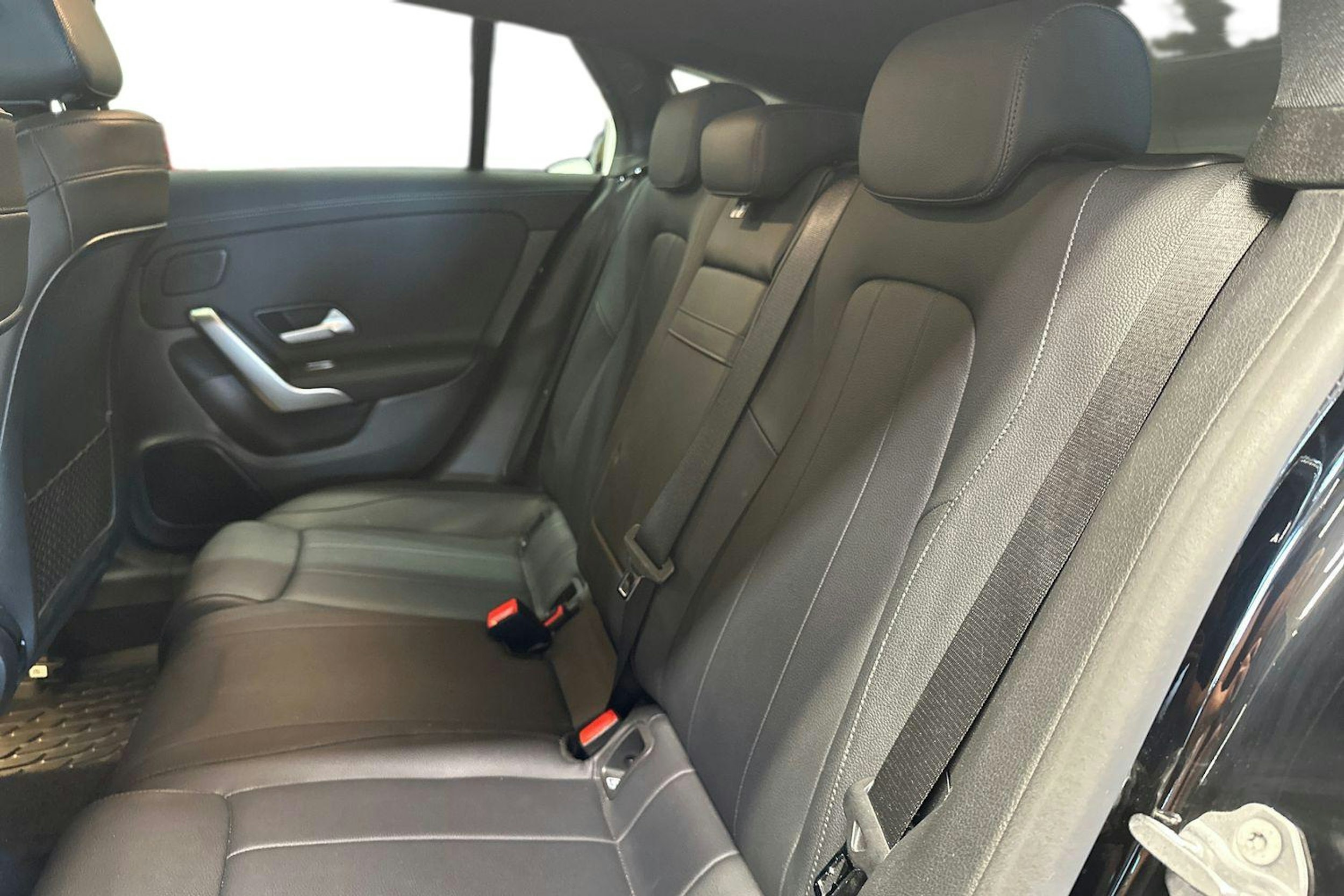 Musta Mercedes-Benz CLA 2020 kuva 8.