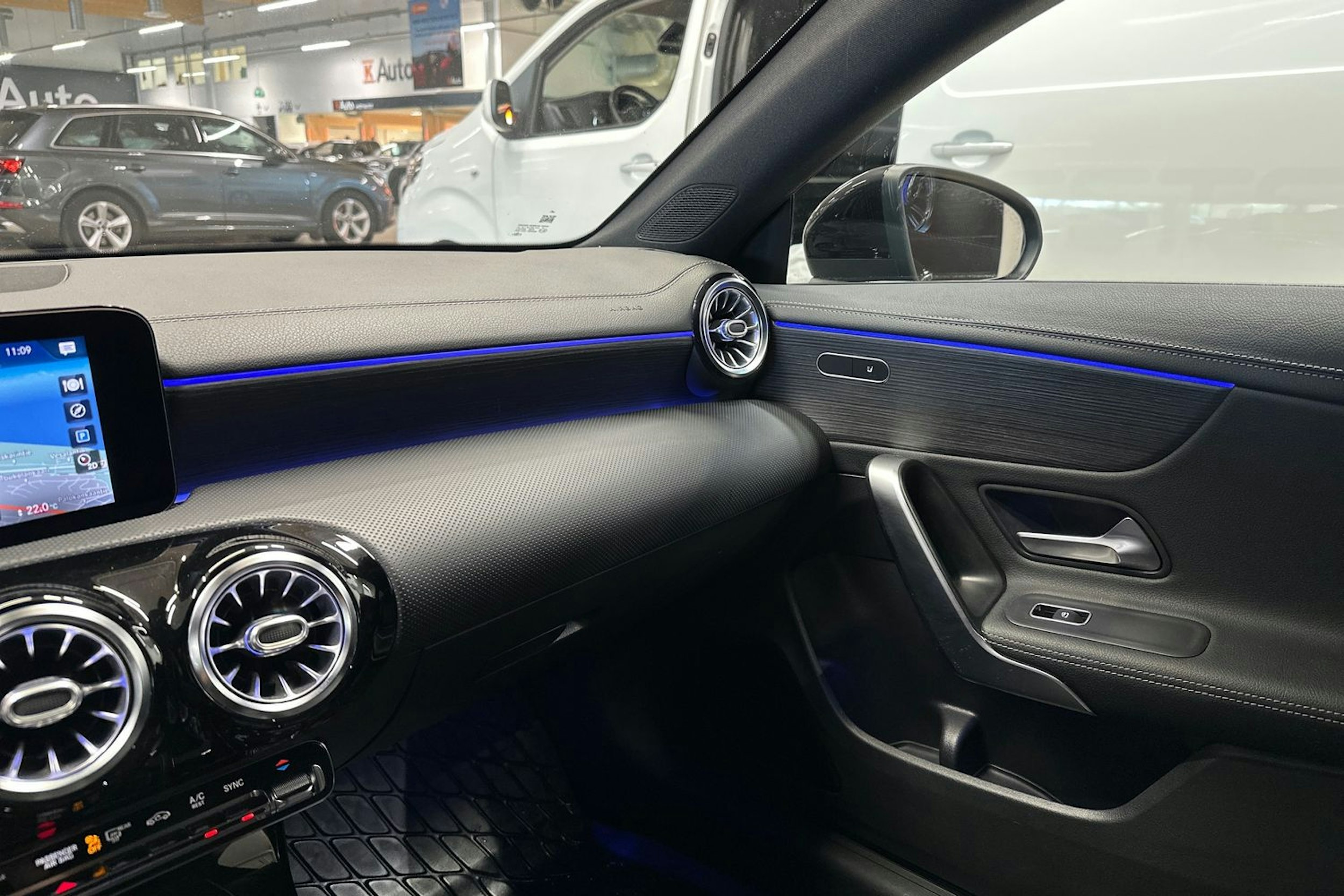 Musta Mercedes-Benz CLA 2020 kuva 20.