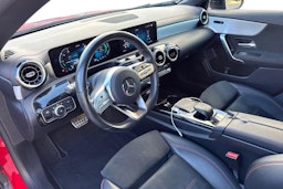punainen Mercedes-Benz CLA 2020 kuva 3.