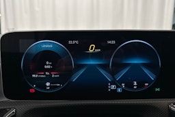 punainen Mercedes-Benz CLA 2020 kuva 18.