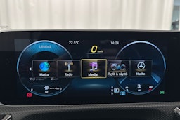 punainen Mercedes-Benz CLA 2020 kuva 20.