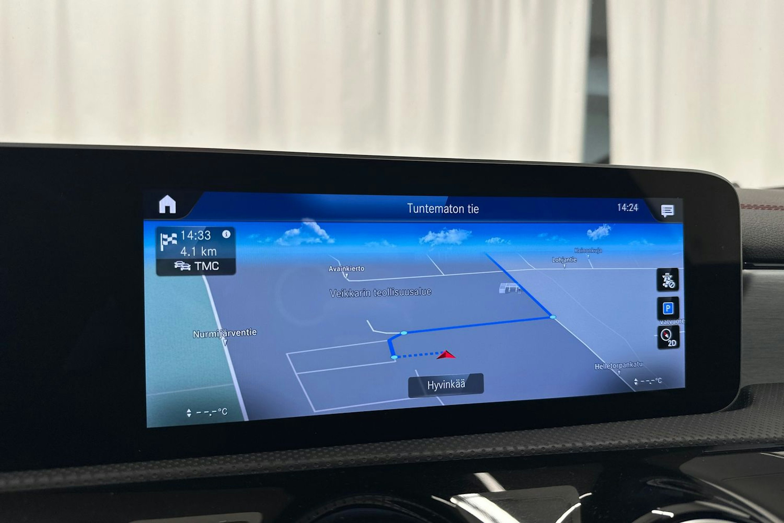 punainen Mercedes-Benz CLA 2020 kuva 21.