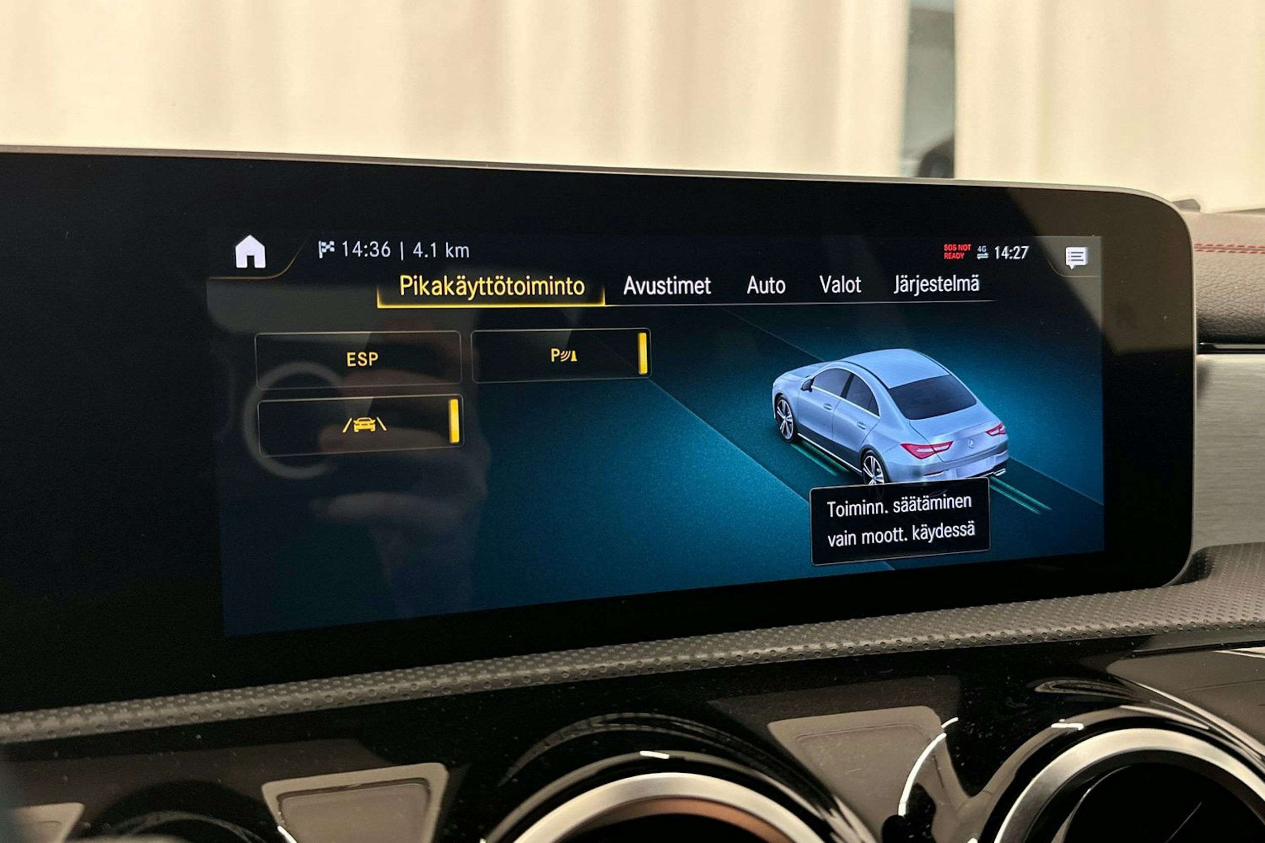 punainen Mercedes-Benz CLA 2020 kuva 24.