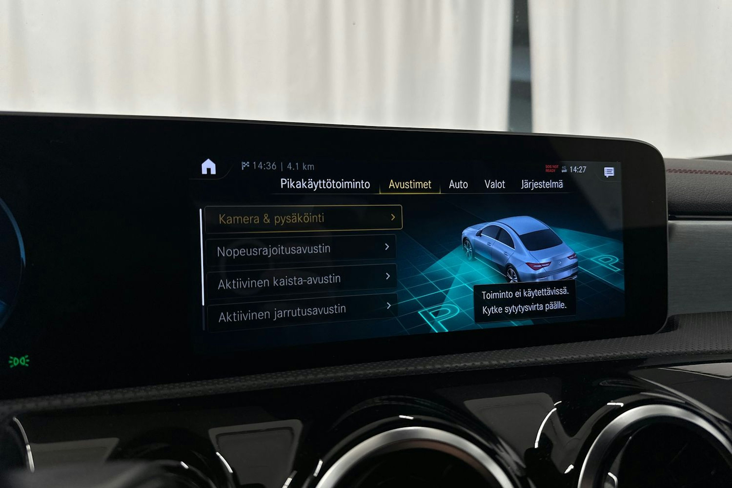 punainen Mercedes-Benz CLA 2020 kuva 25.