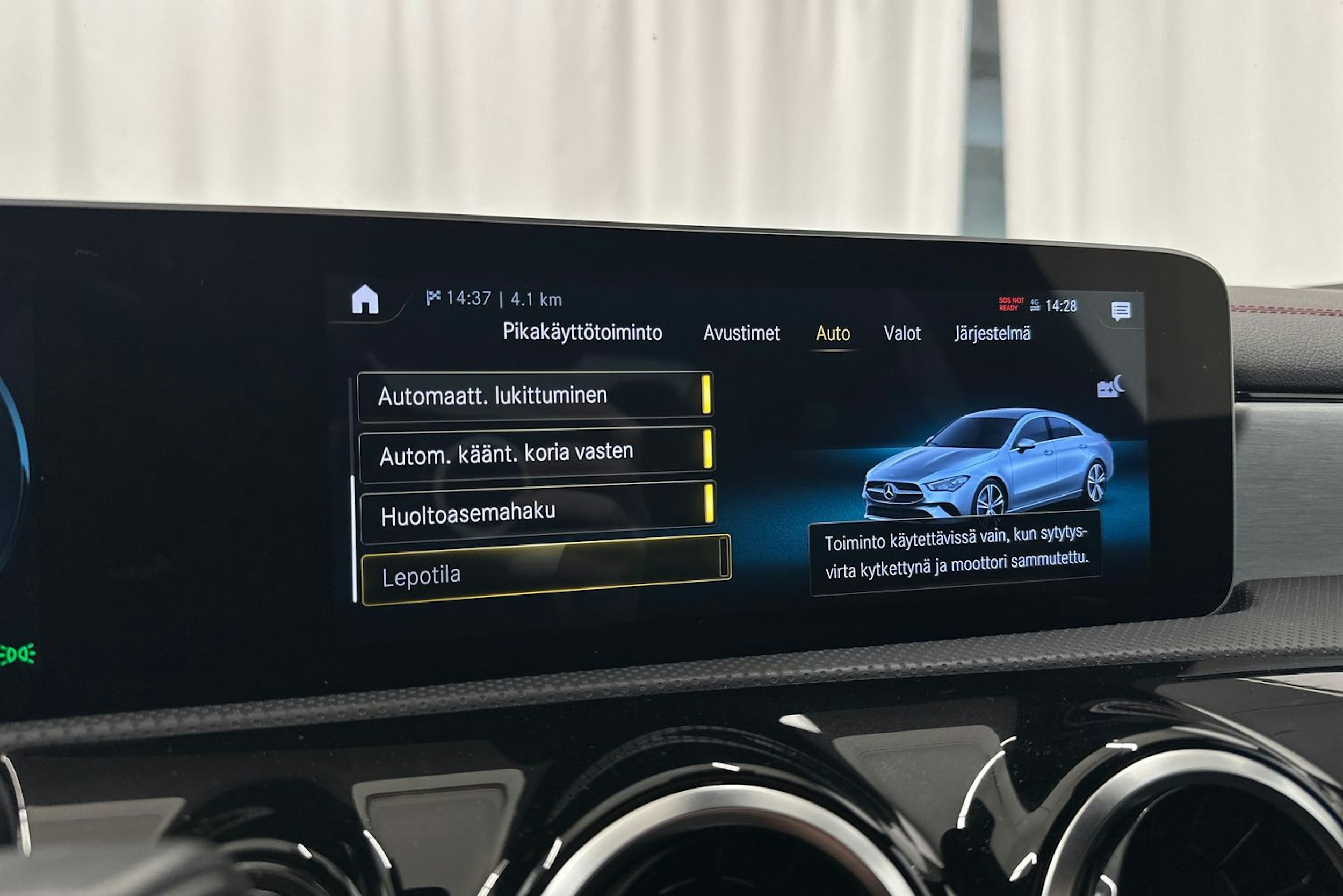 punainen Mercedes-Benz CLA 2020 kuva 27.