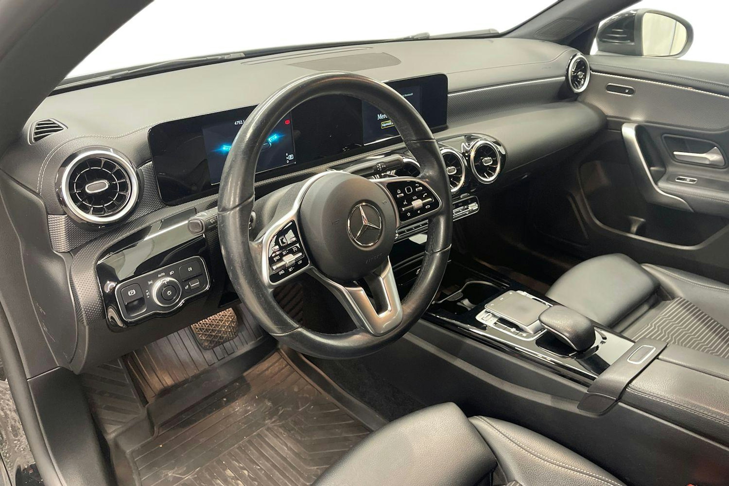 Musta Mercedes-Benz CLA 2020 kuva 7.