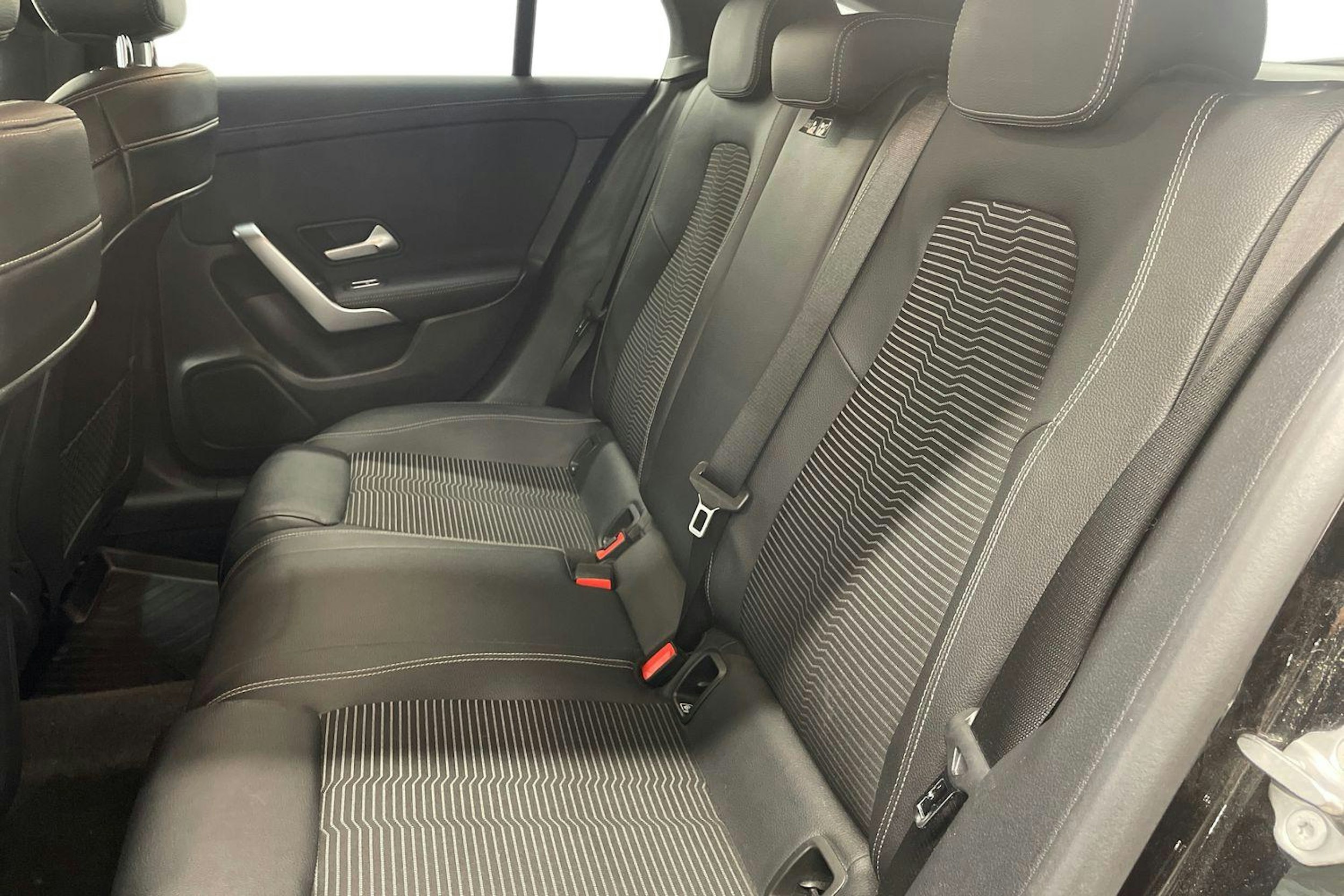 Musta Mercedes-Benz CLA 2020 kuva 10.